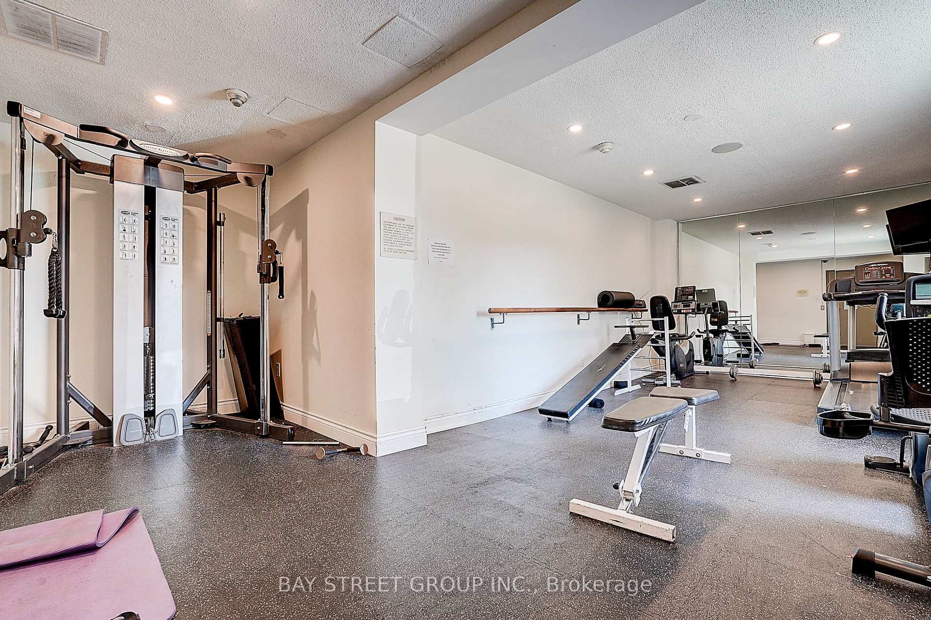 2 Bedrooms Condo at 10 Parkway Forest, Toronto For sale