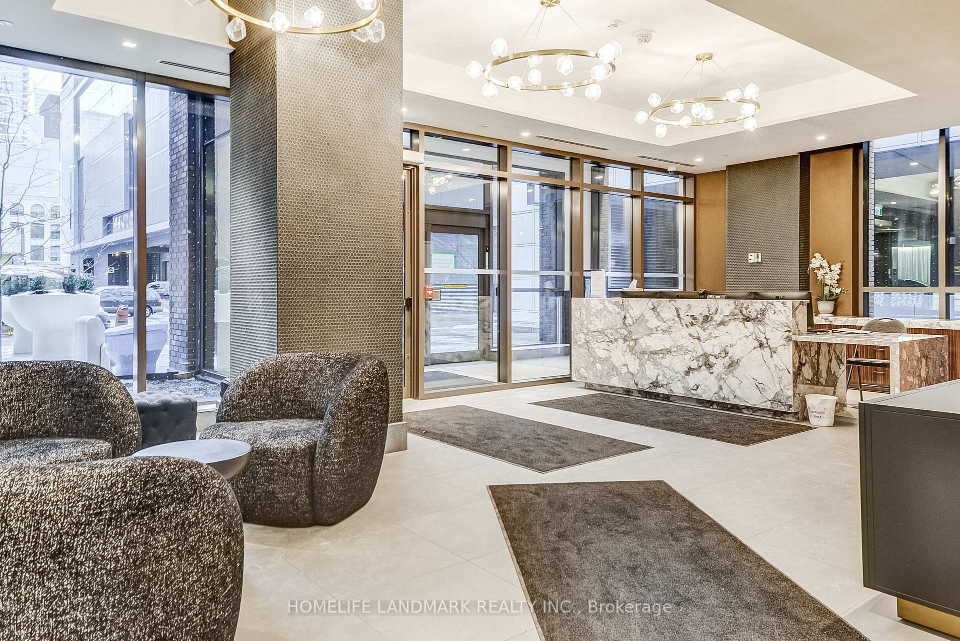 3 Bedrooms Condo at 28 Widmer 3429,  Toronto For sale