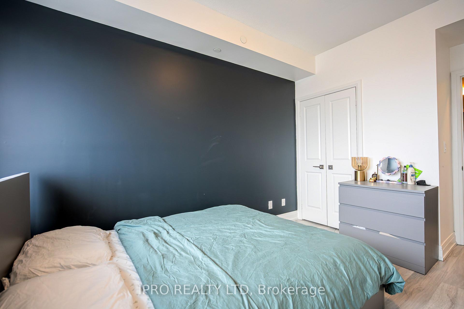 2 Bedrooms Condo at 3600 Hwy 7,  Vaughan For sale