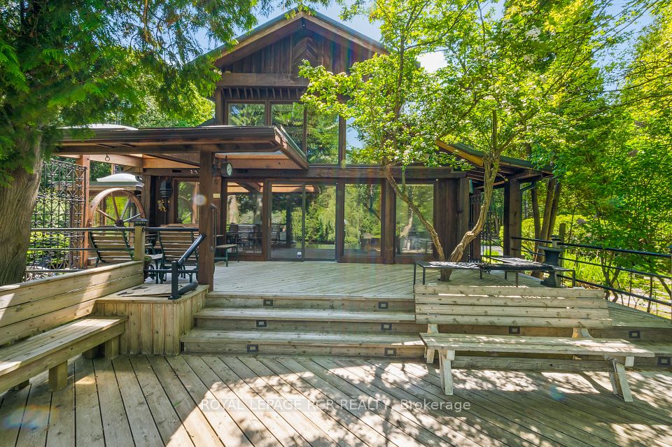 15 River Bluff
