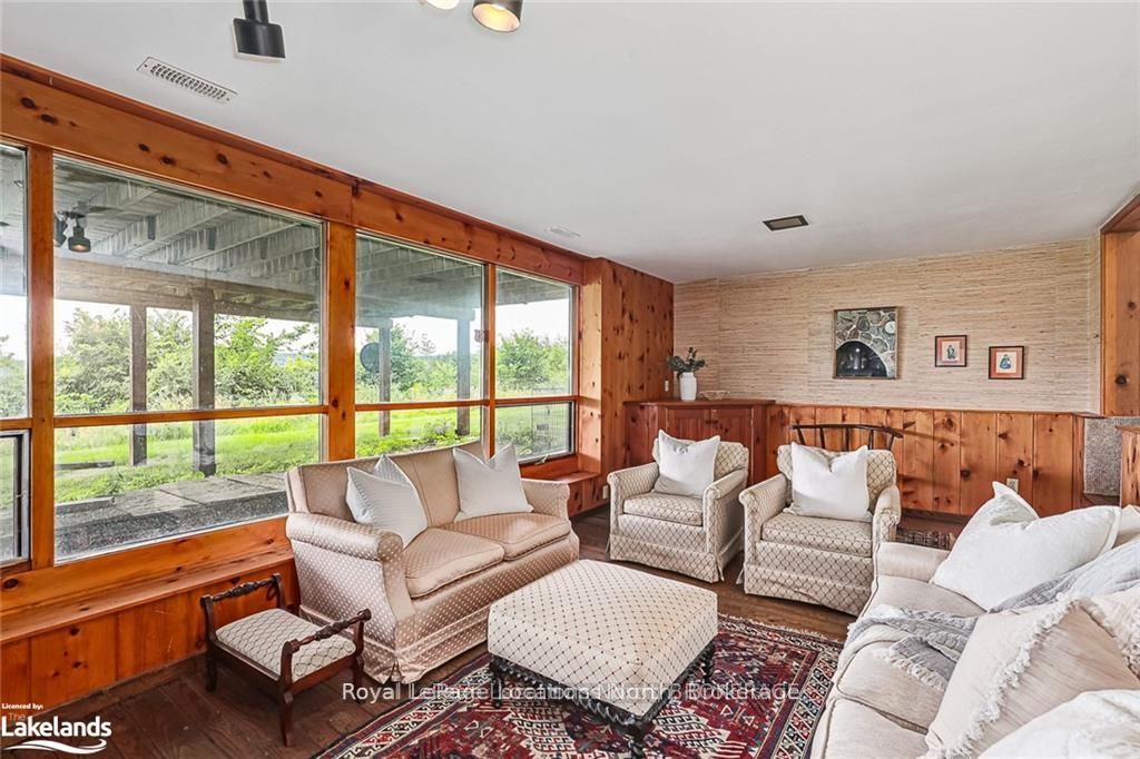 795310 The Blue Mountains Clearview Townline