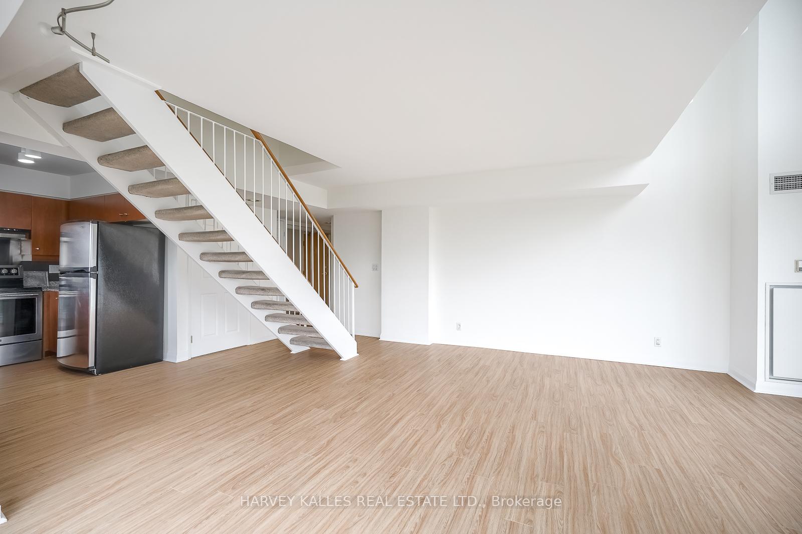 2 Bedrooms Condo at 18 Merton, Toronto For sale