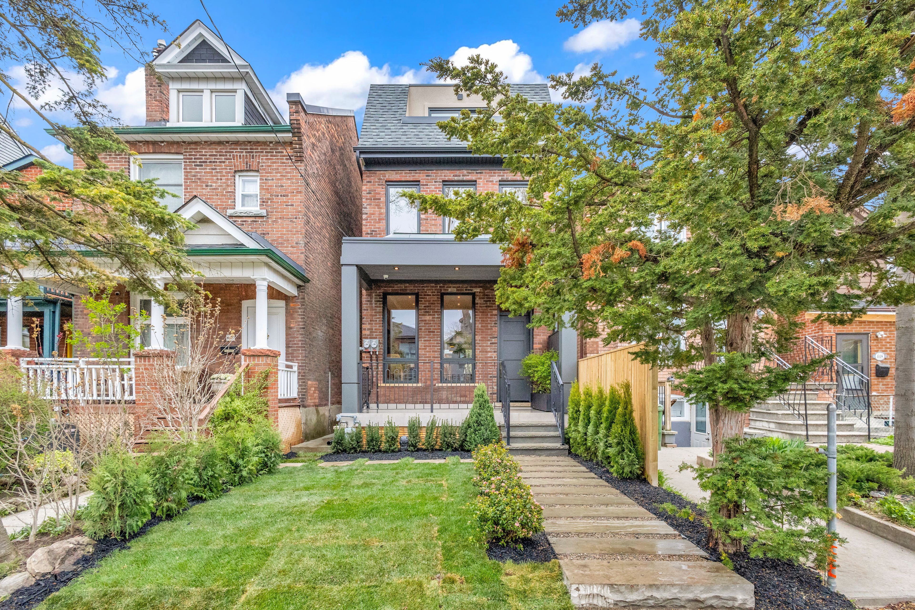 444 Roxton Road