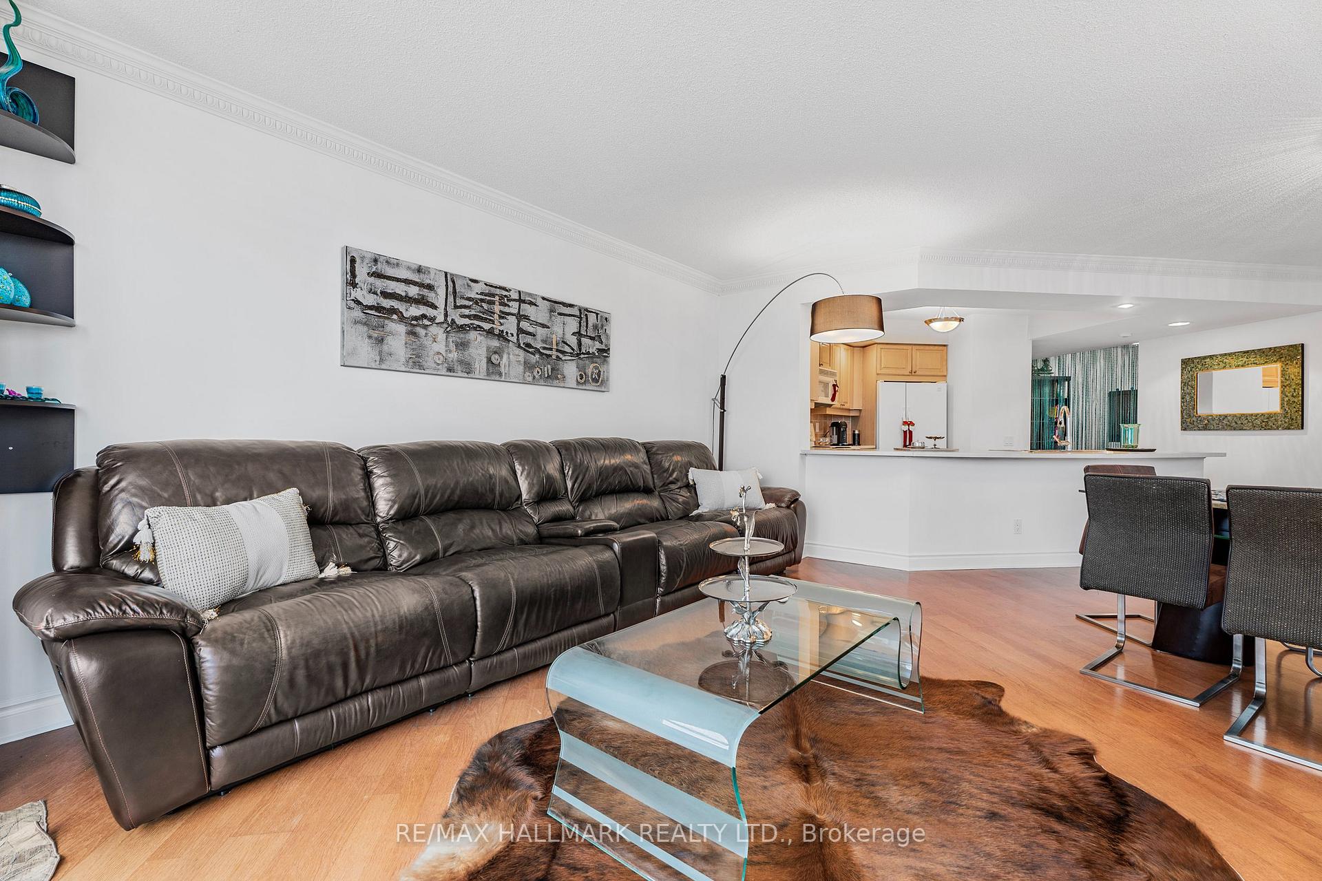 3 Bedrooms Condo at 5 Northtown, Toronto For sale