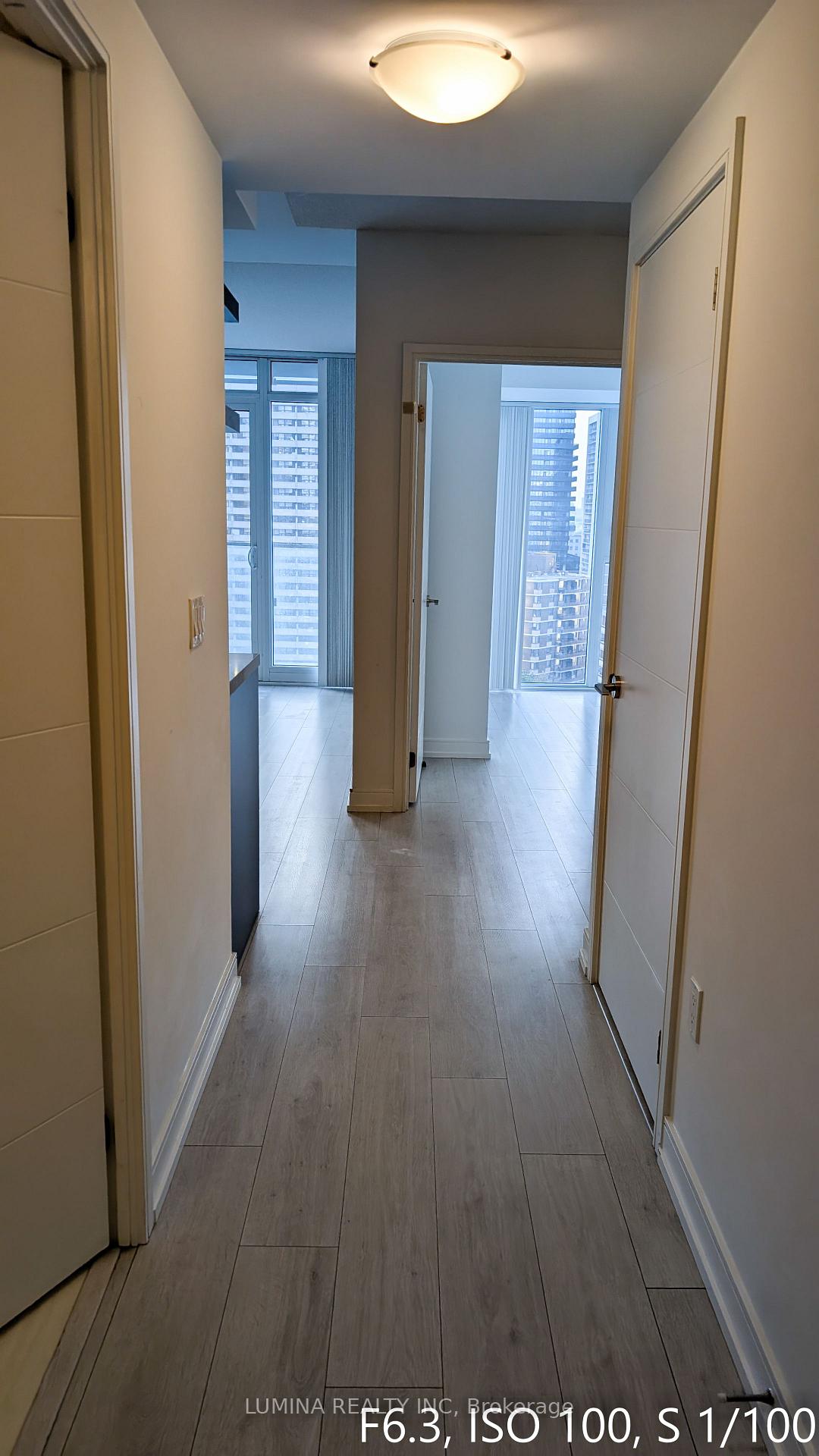 2 Bedrooms Condo at 50 Wellesley, Toronto For sale