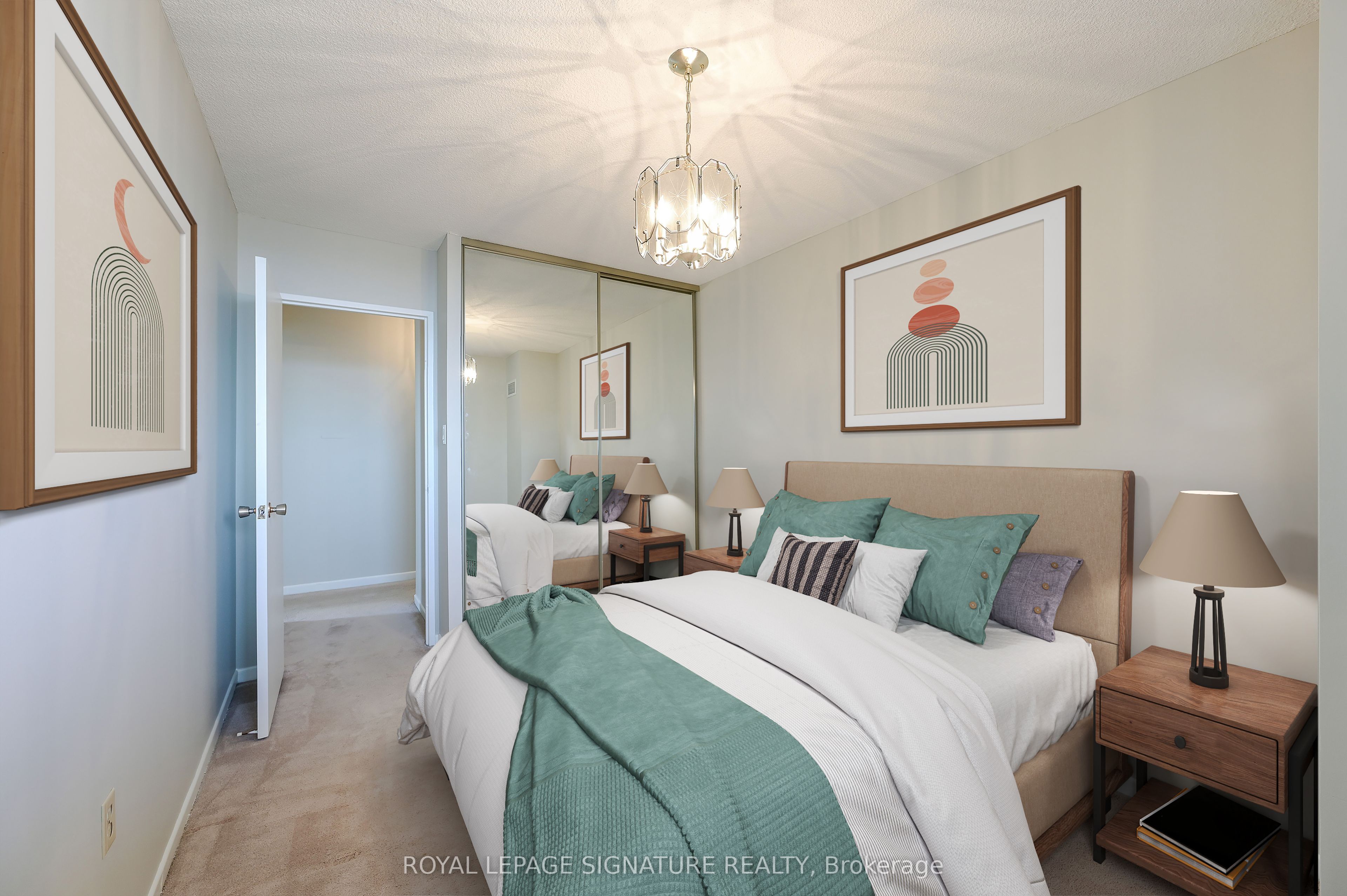812 Burnhamthorpe Road, #907