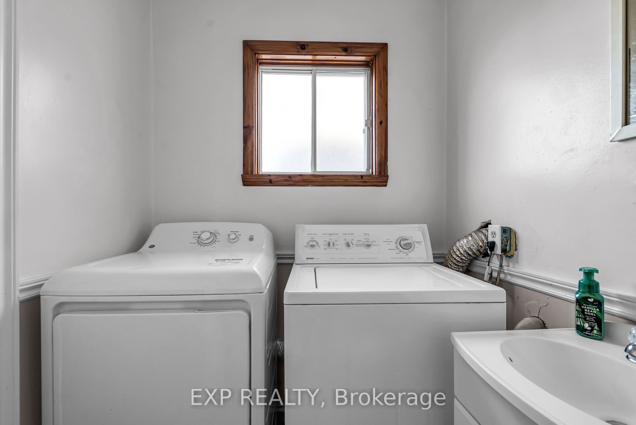 32-34 Gloucester Street, Cornwall, ON K6H 3W2