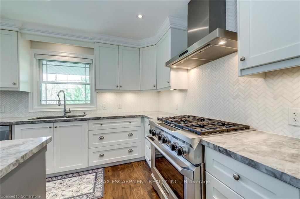 4306 Lakeshore Road
