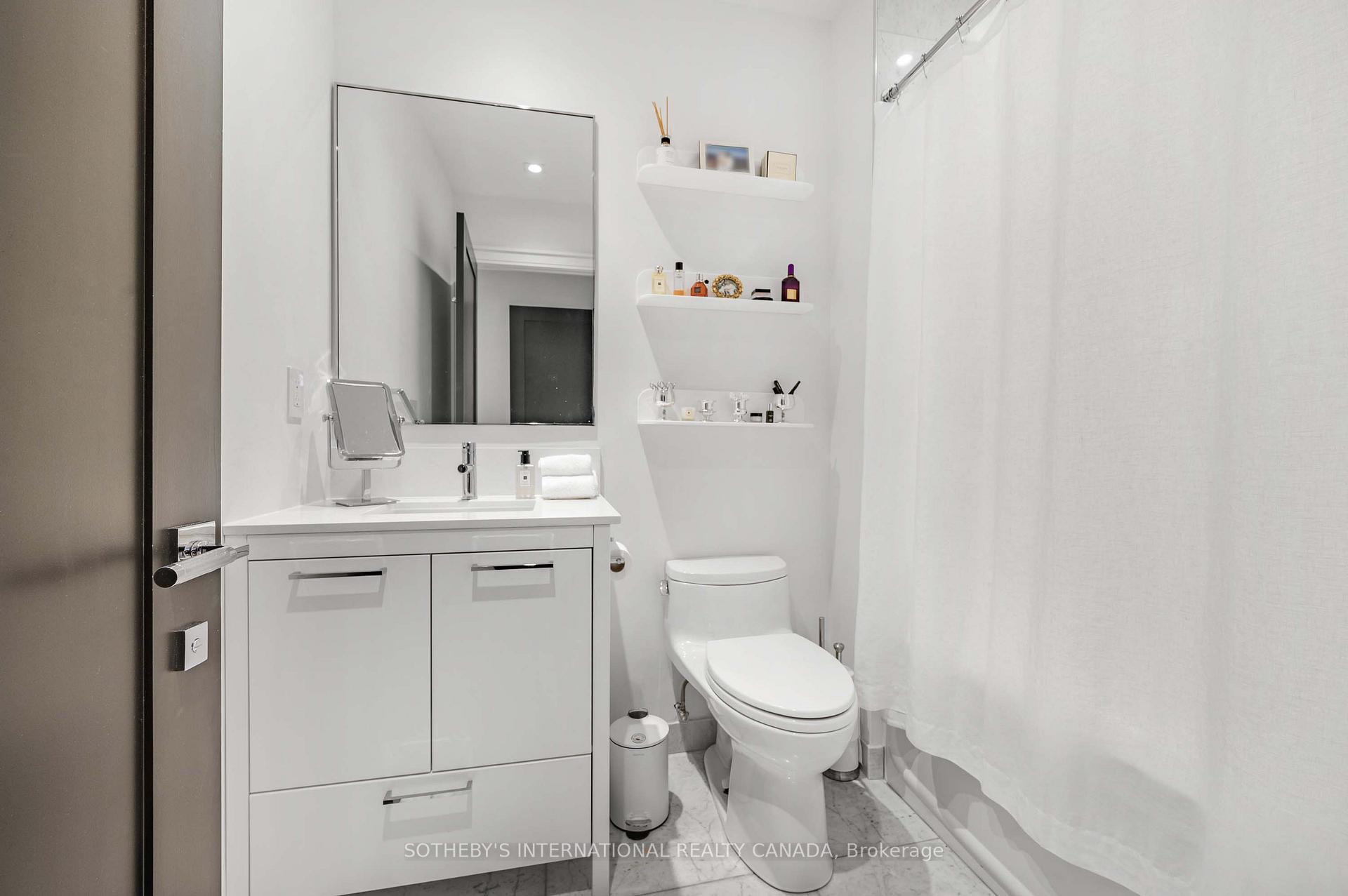 2 Bedrooms Condo at 10 Delisle, Toronto For sale