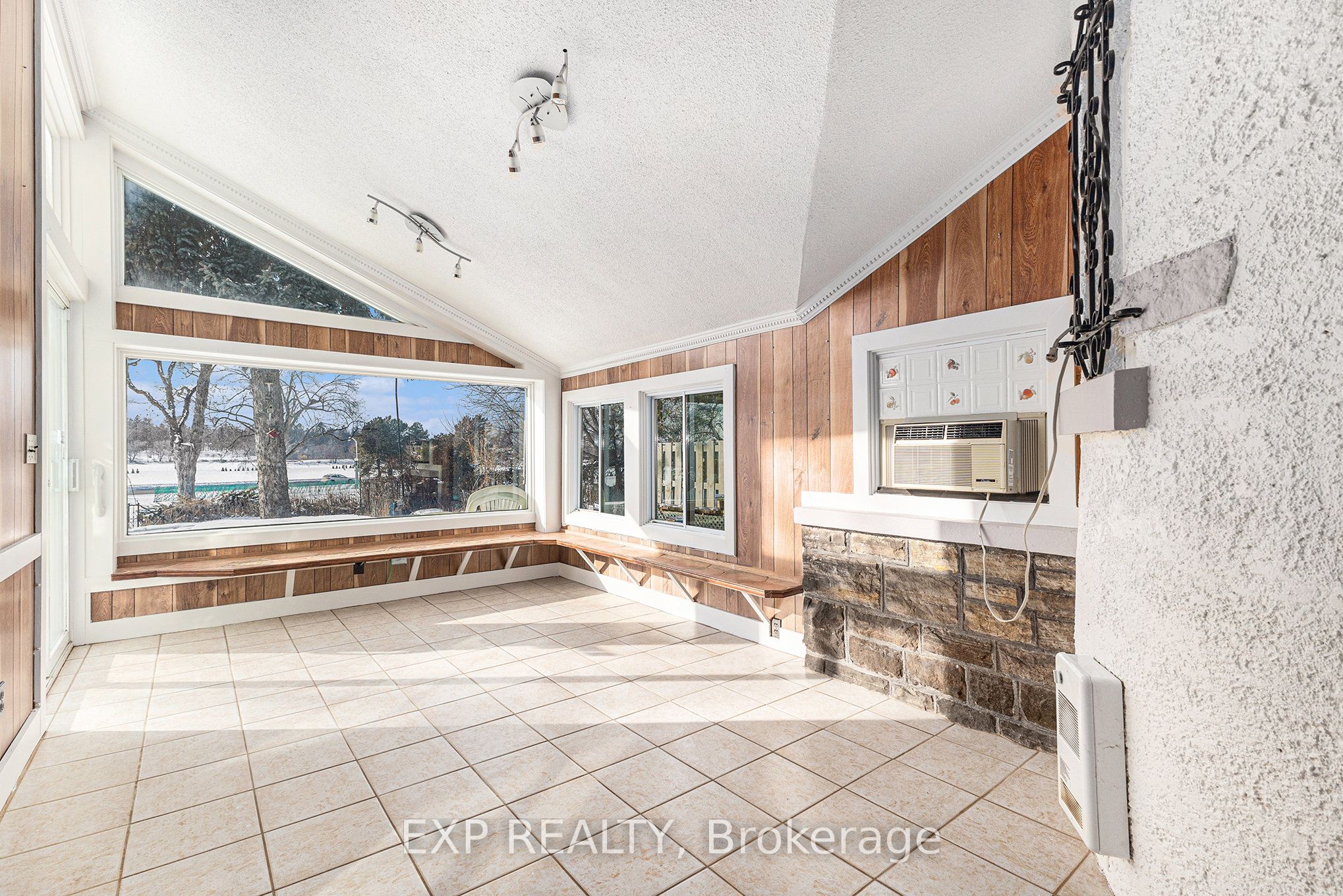 16 Lakeview Terrace, Dows Lake - Civic Hospital and Area 4501 - Dows Lake
