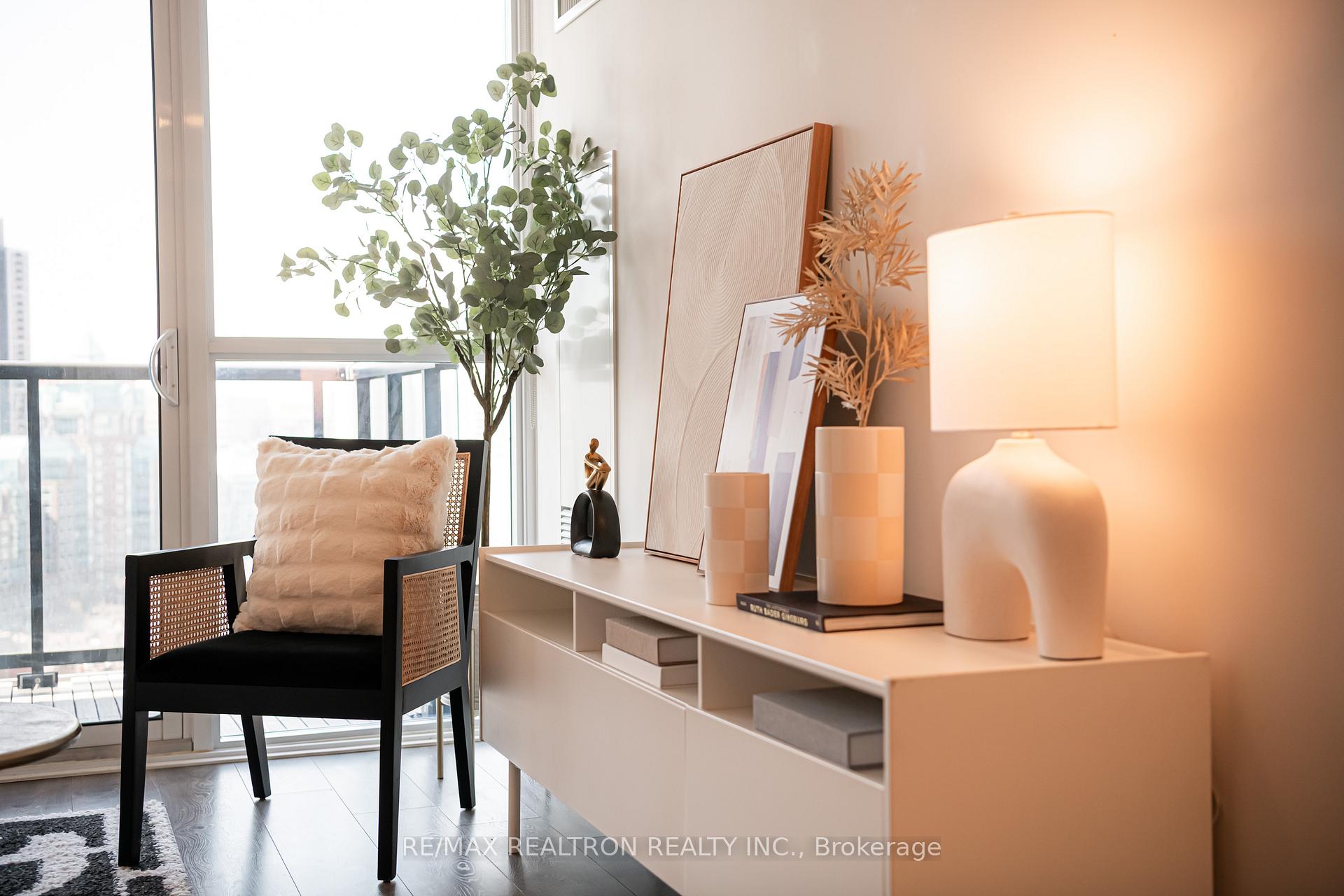 1 Bedroom Condo at 159 Wellesley,  Toronto For sale