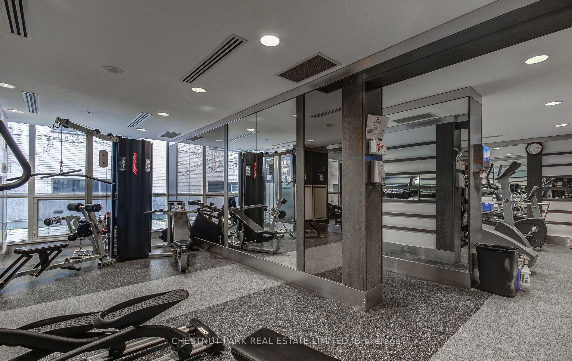 2 Bedrooms Condo at 25 Carlton, Toronto For sale