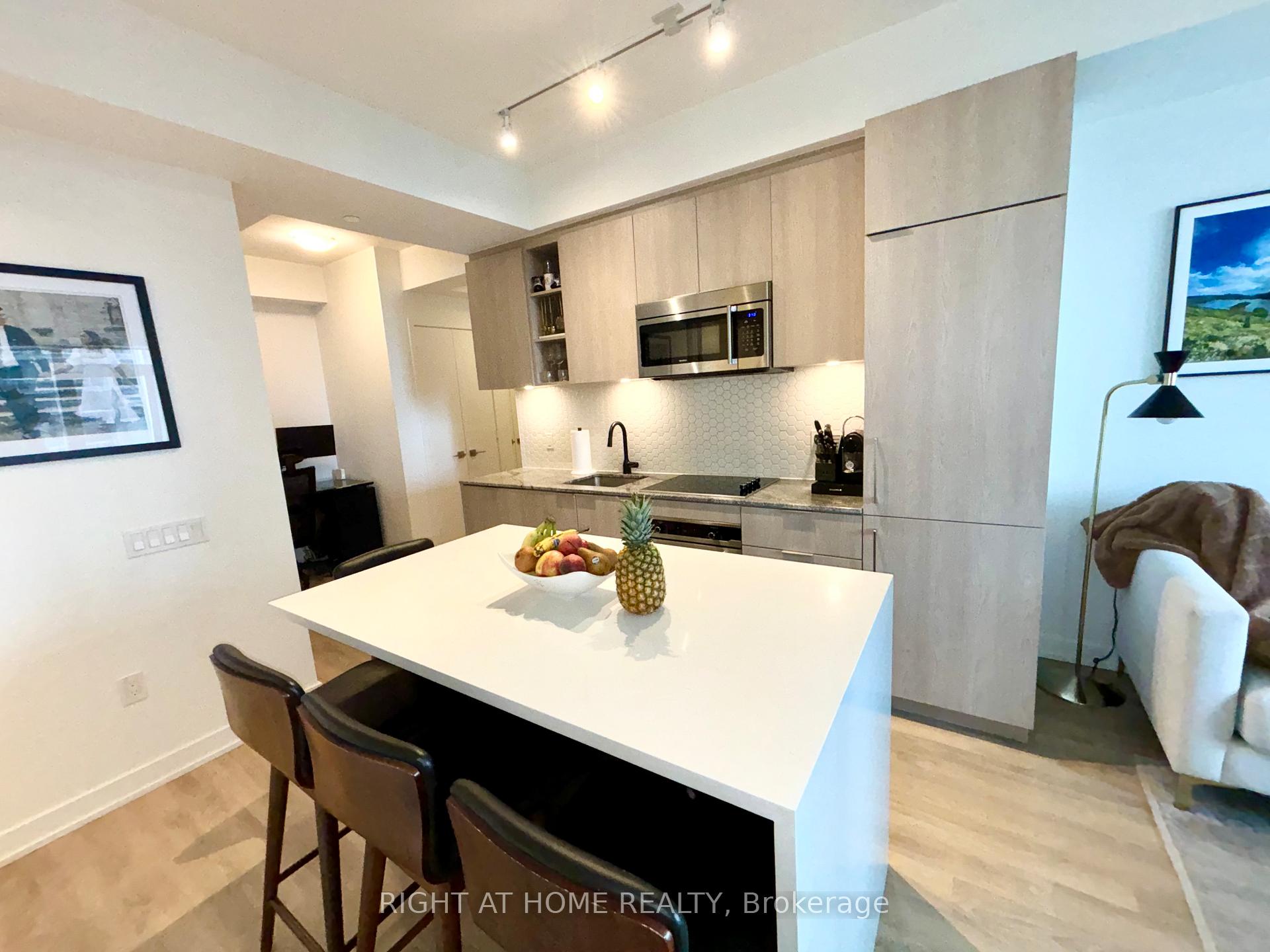 2 Bedrooms Condo at 50 Ordnance, Toronto For sale