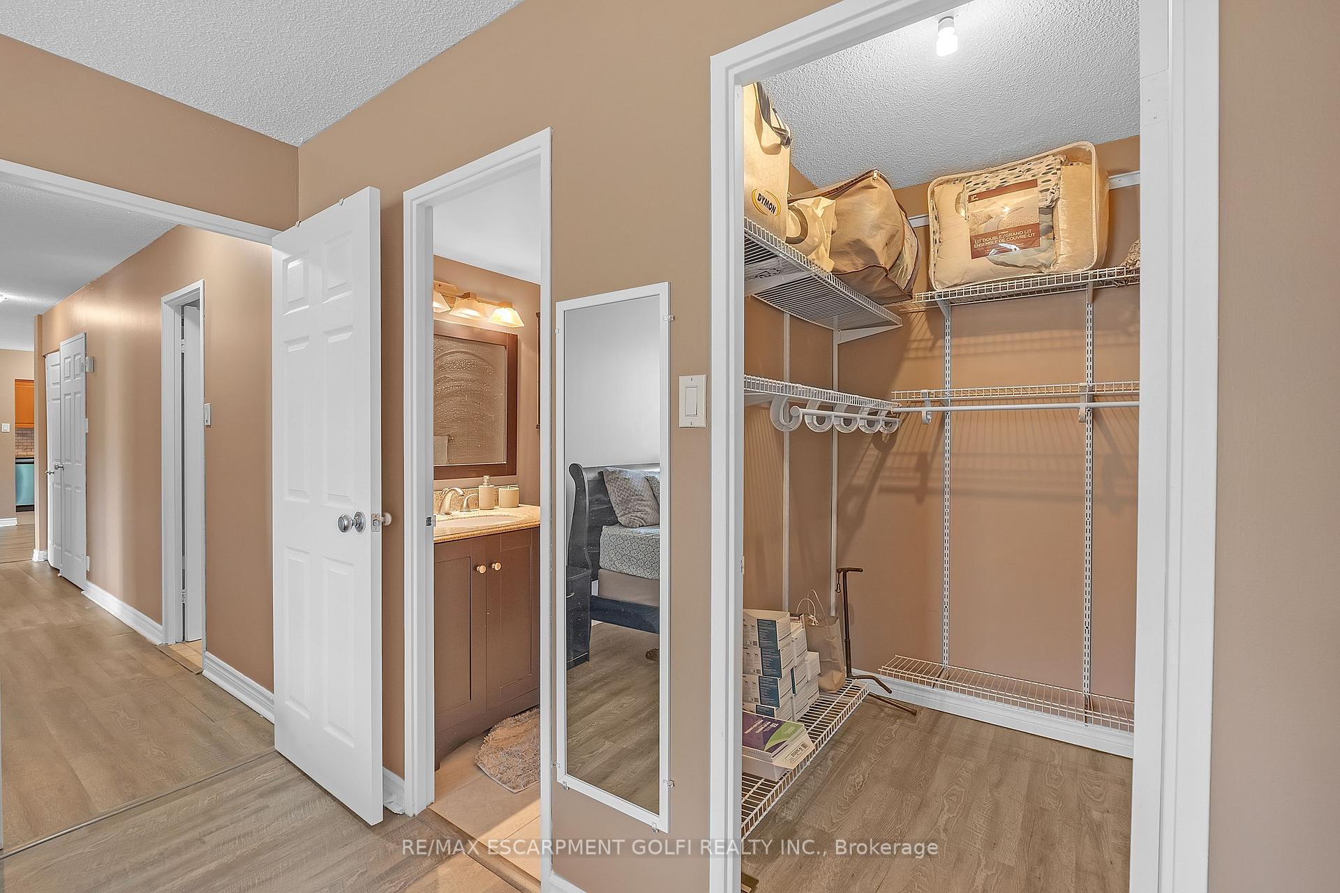 3 Bedrooms Condo at 1966 Main, Hamilton For sale
