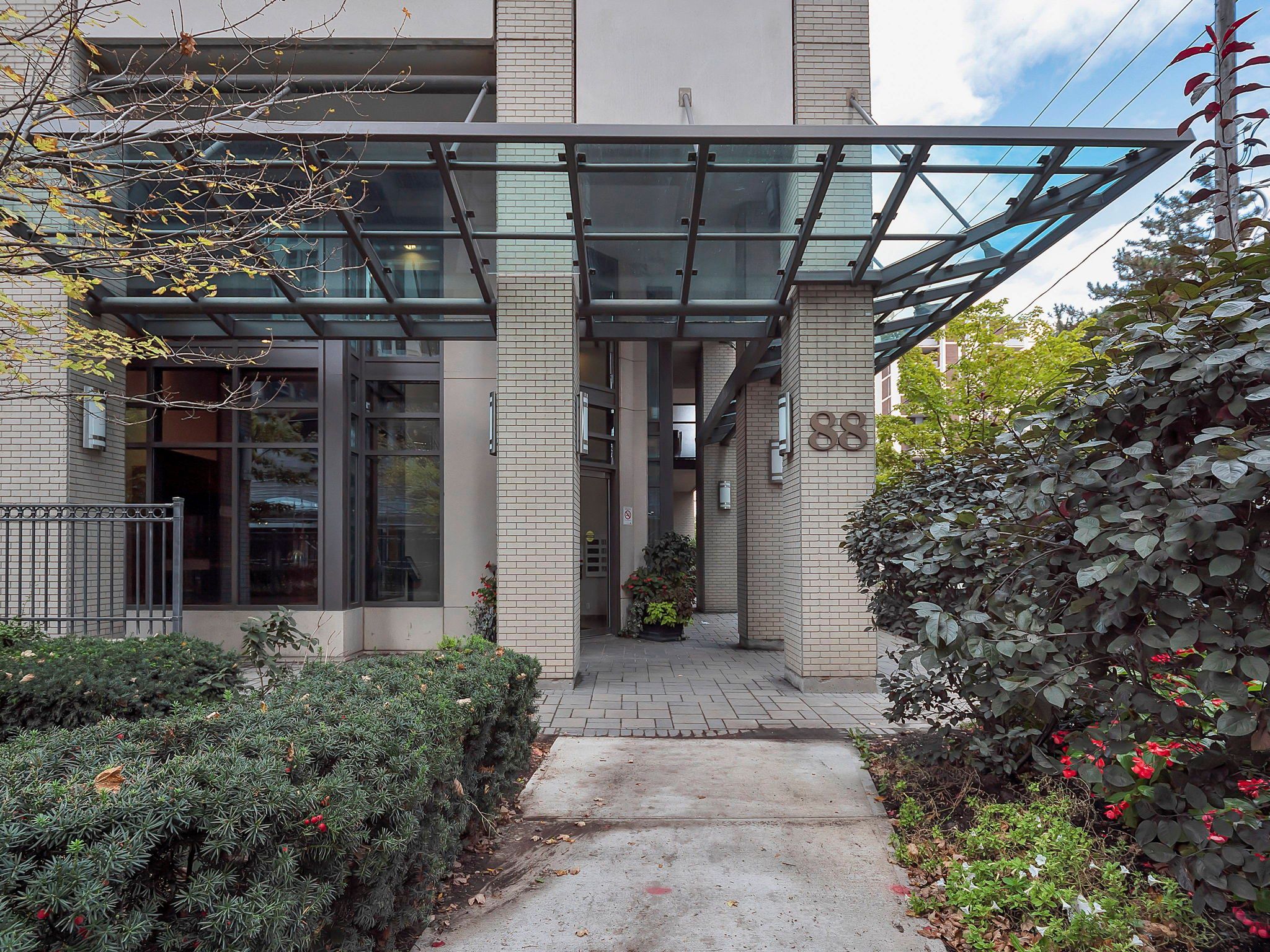 88 Broadway Avenue 316
