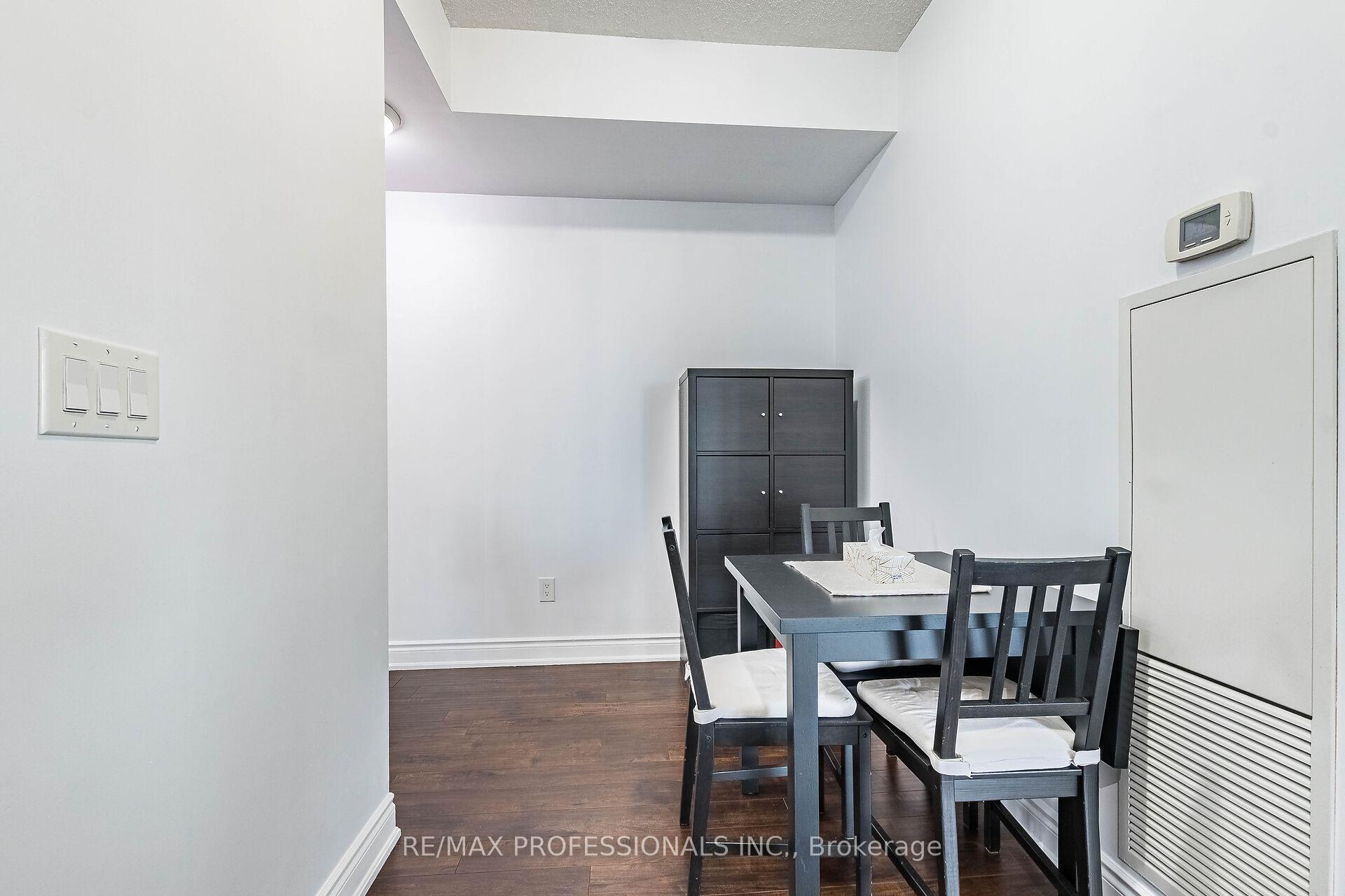 #2302 – 385 Prince Of Wales Drive, Mississauga, ON L5B 0C6