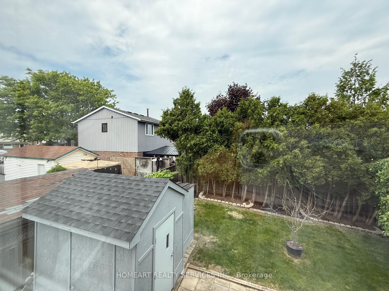 77 Bixby Crescent