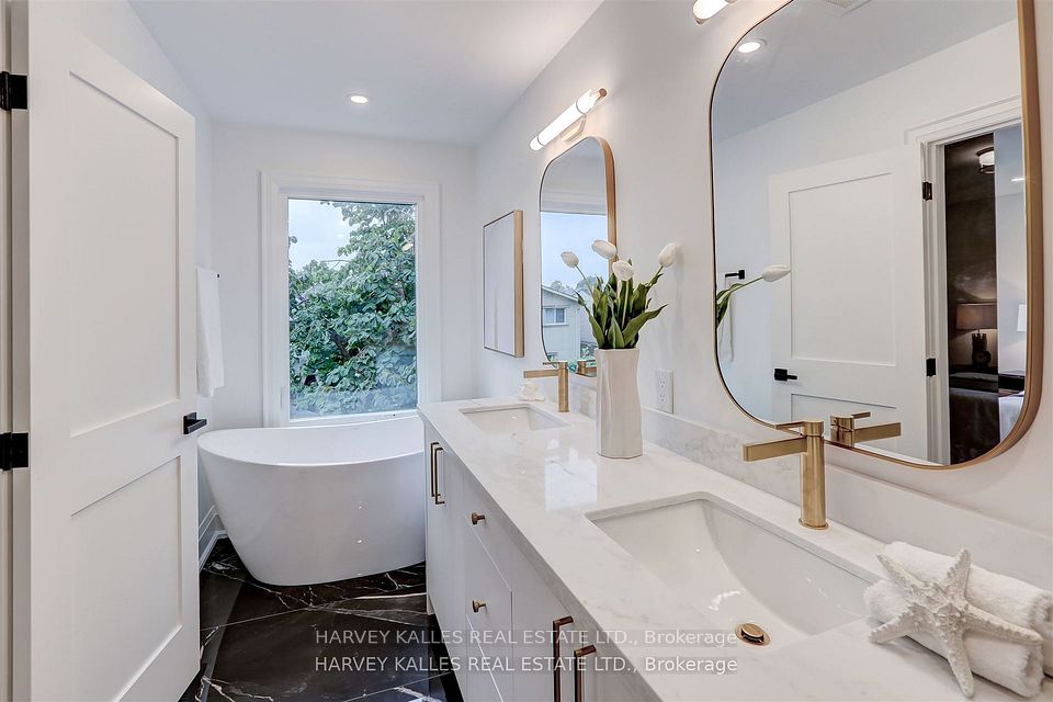 7B Bracebridge Avenue