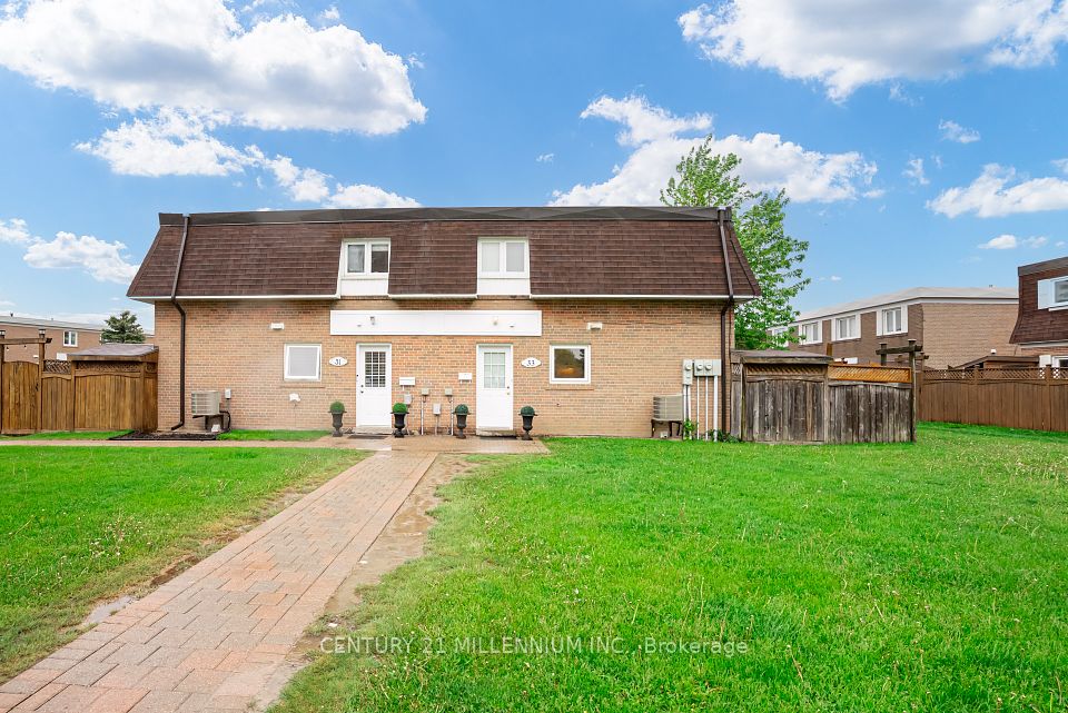 33 Town House