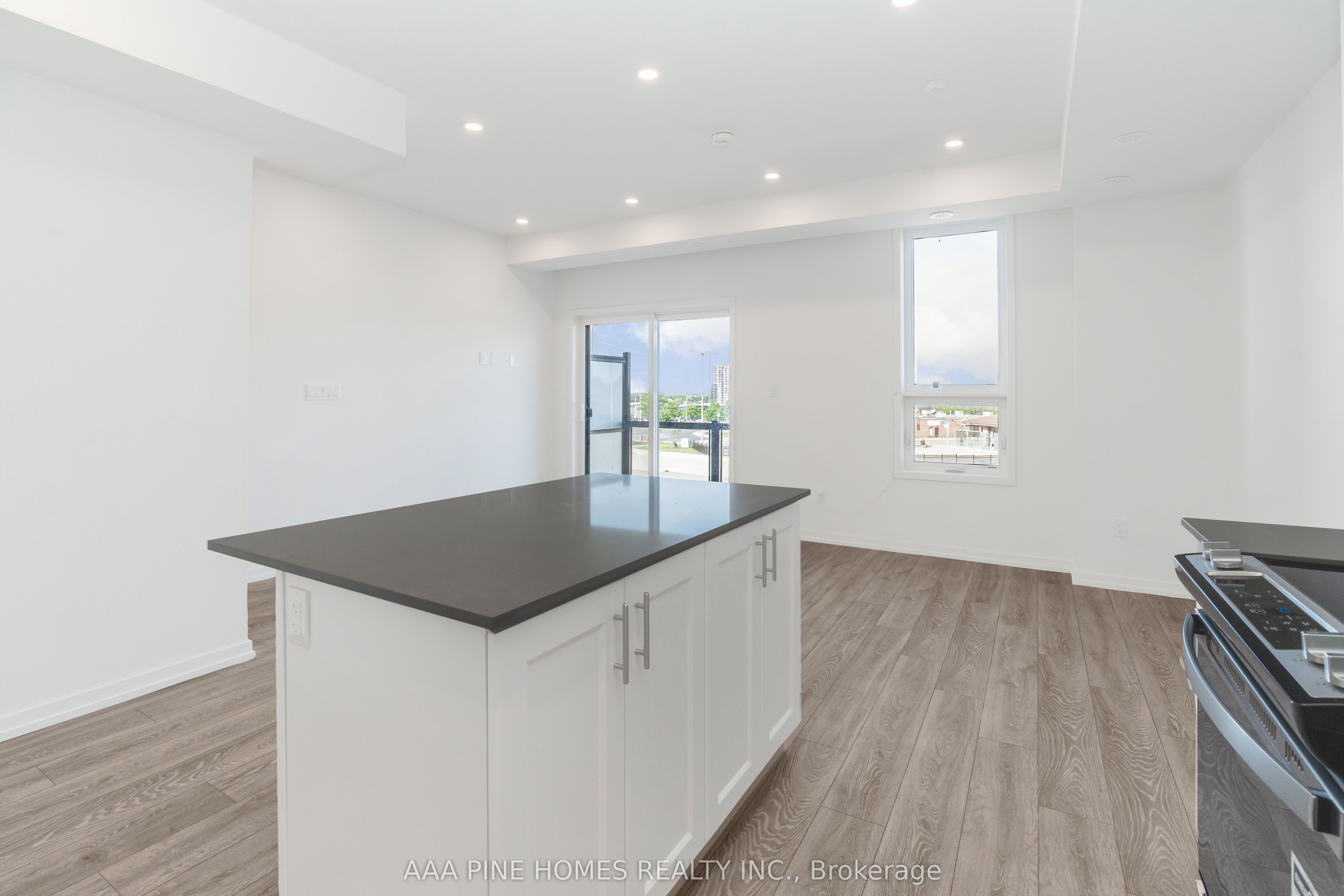 20 Lytham Green Circle, ##4