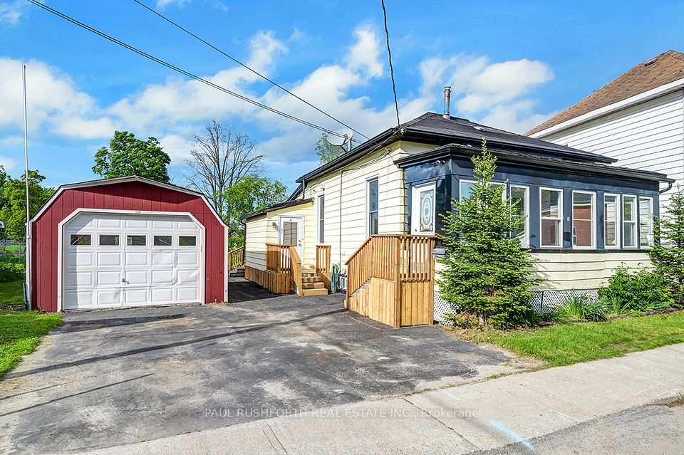1 Winnifred Street, Smiths Falls, ON K7A 2M7