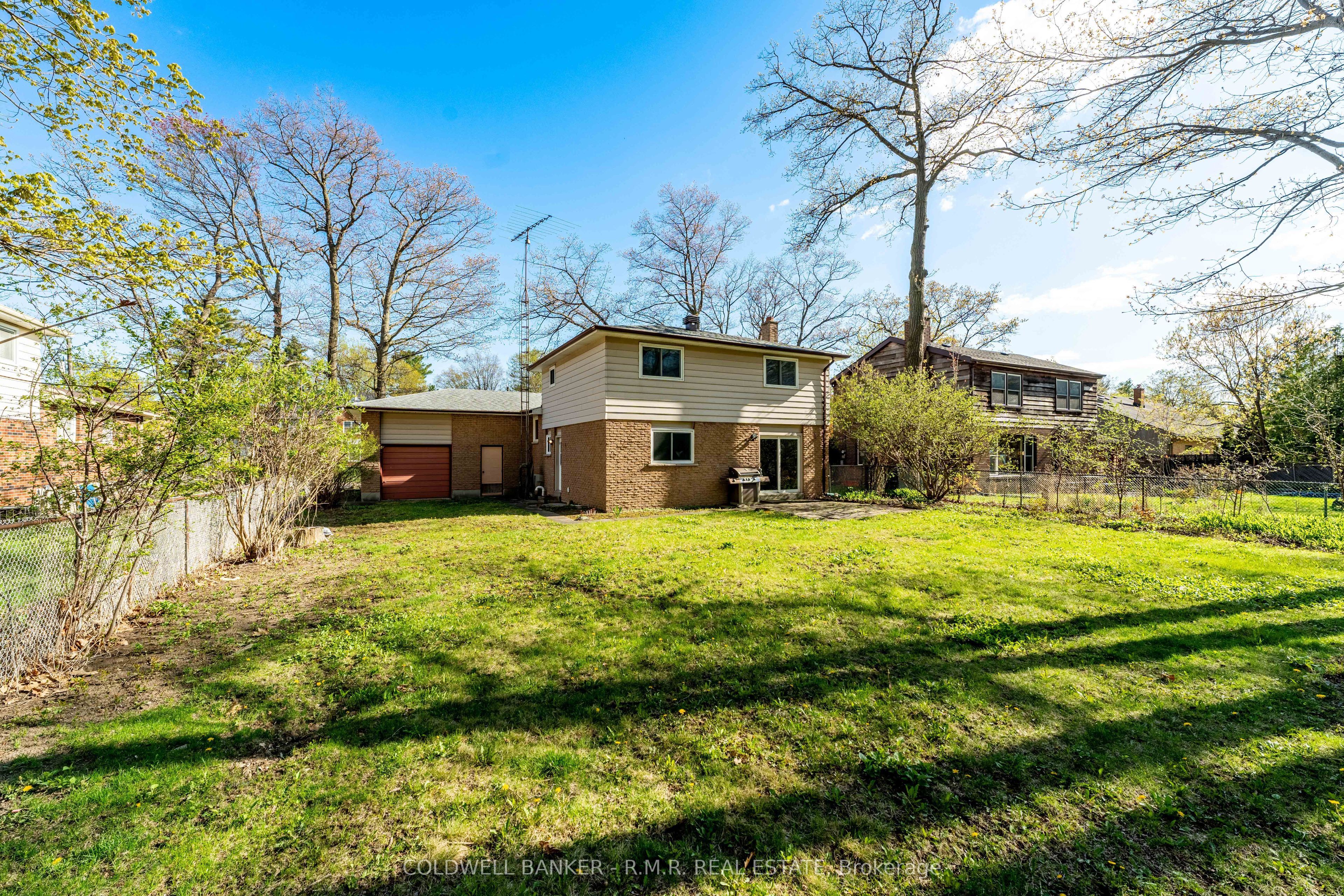 86 Twyn Rivers Drive
