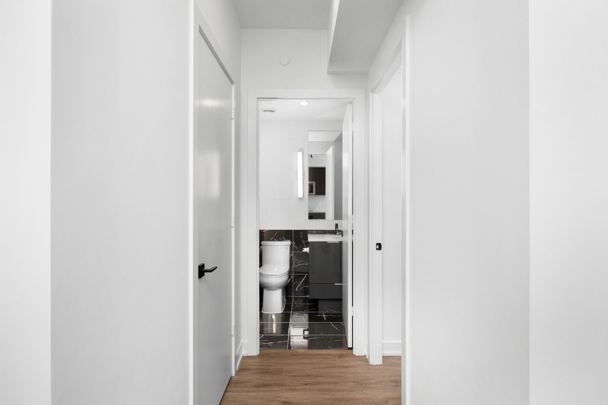 327 King Street W 3605