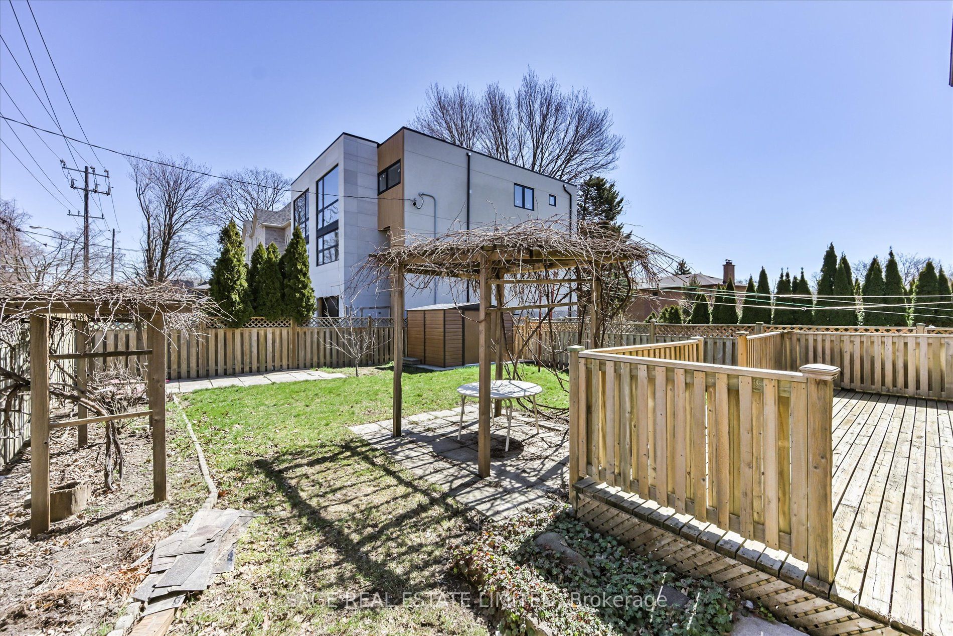 1 Goa Court, Toronto, ON M8W 4Y2