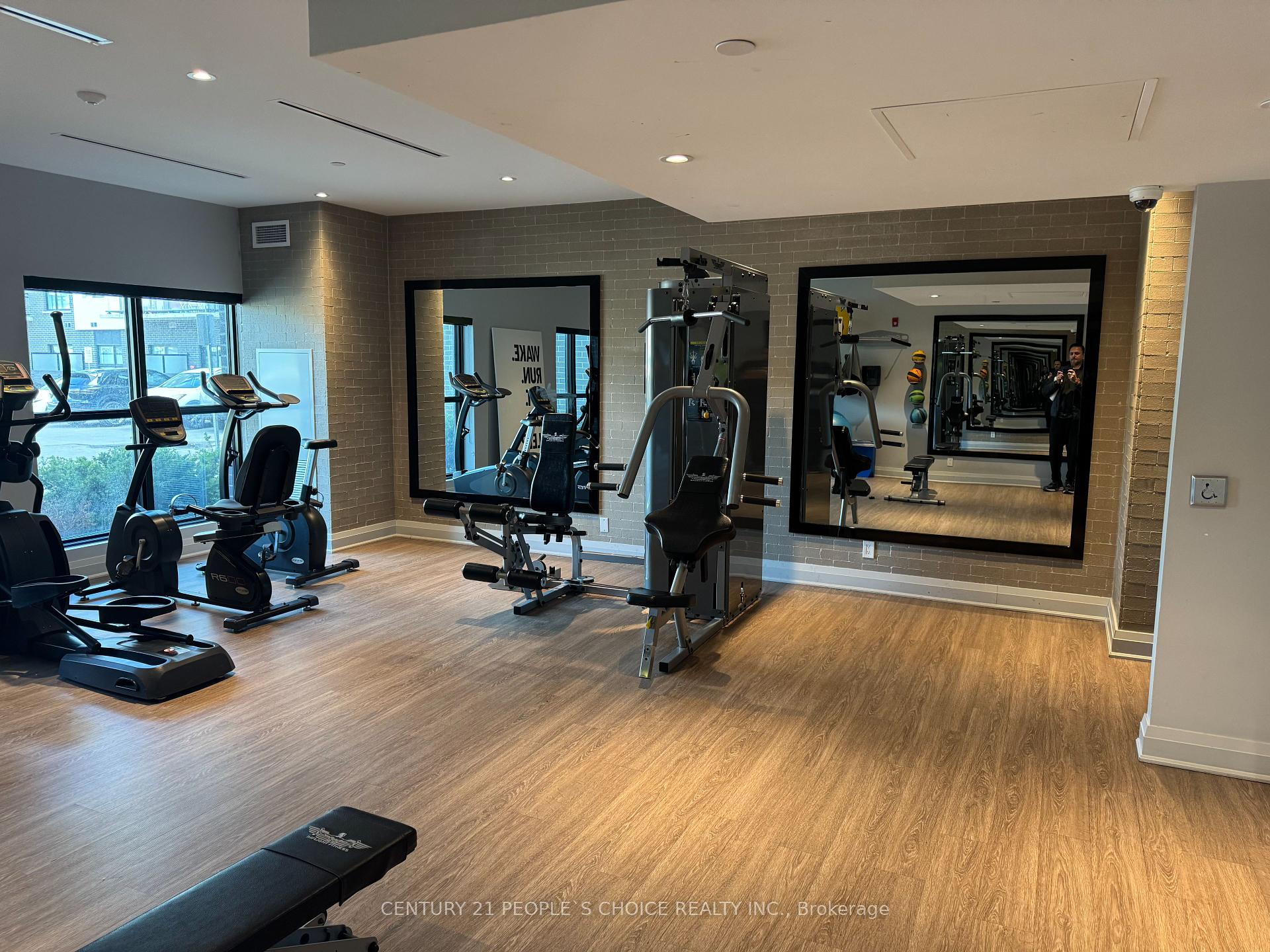 2 Bedrooms Condo at 102 Grovewood Common, Oakville For sale