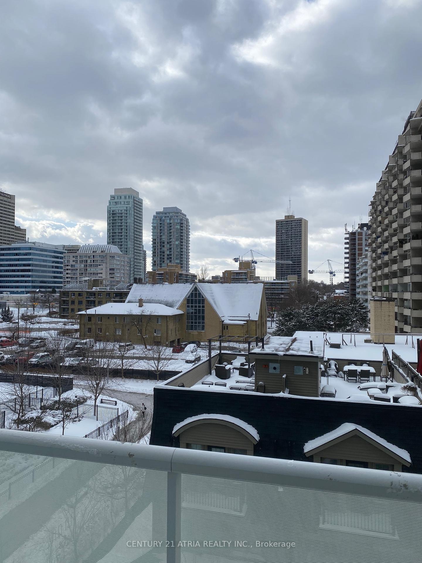 2 Bedrooms Condo at 101 Erskine, Toronto For sale