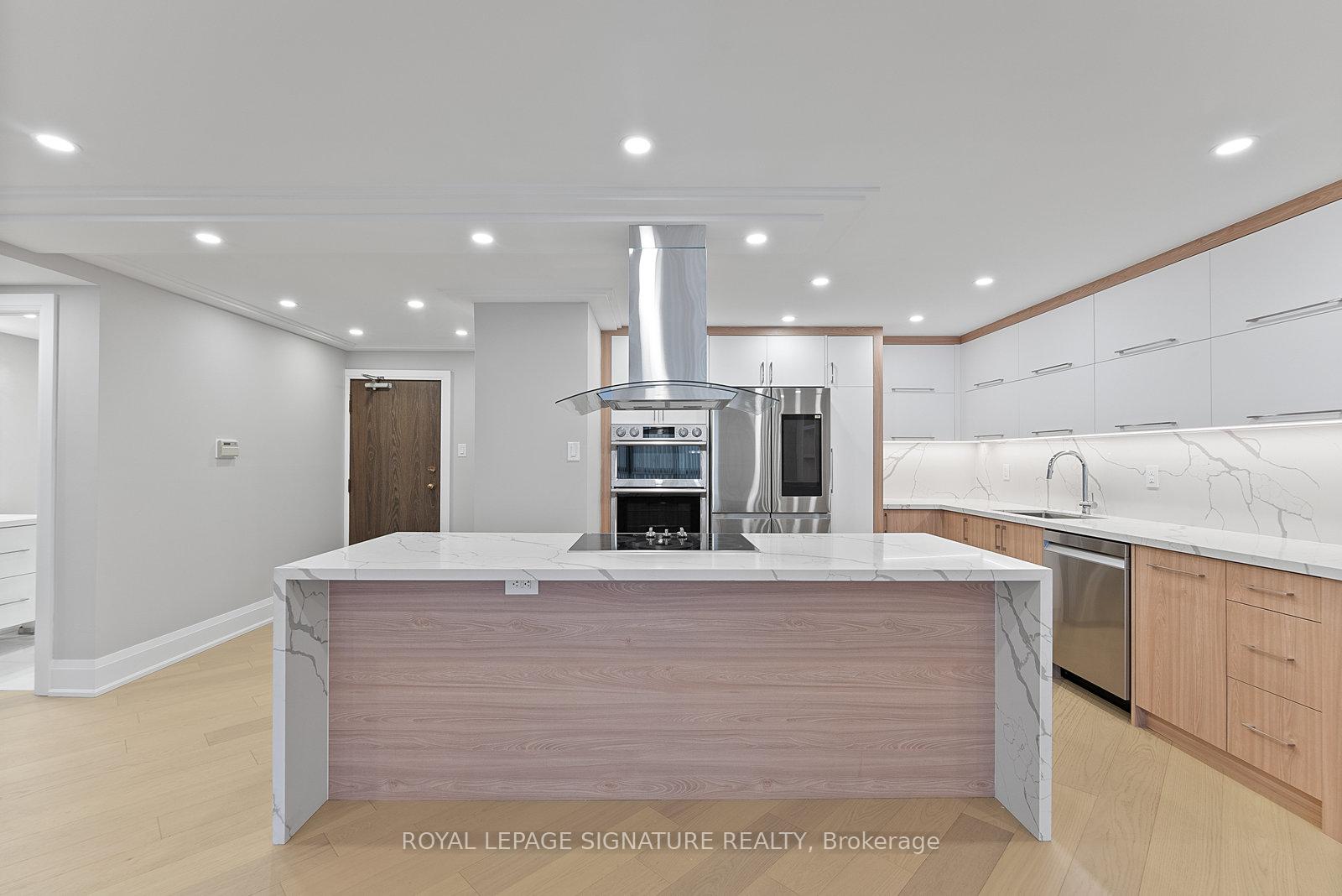 2 Bedrooms Condo at 77 Carlton,  Toronto For sale