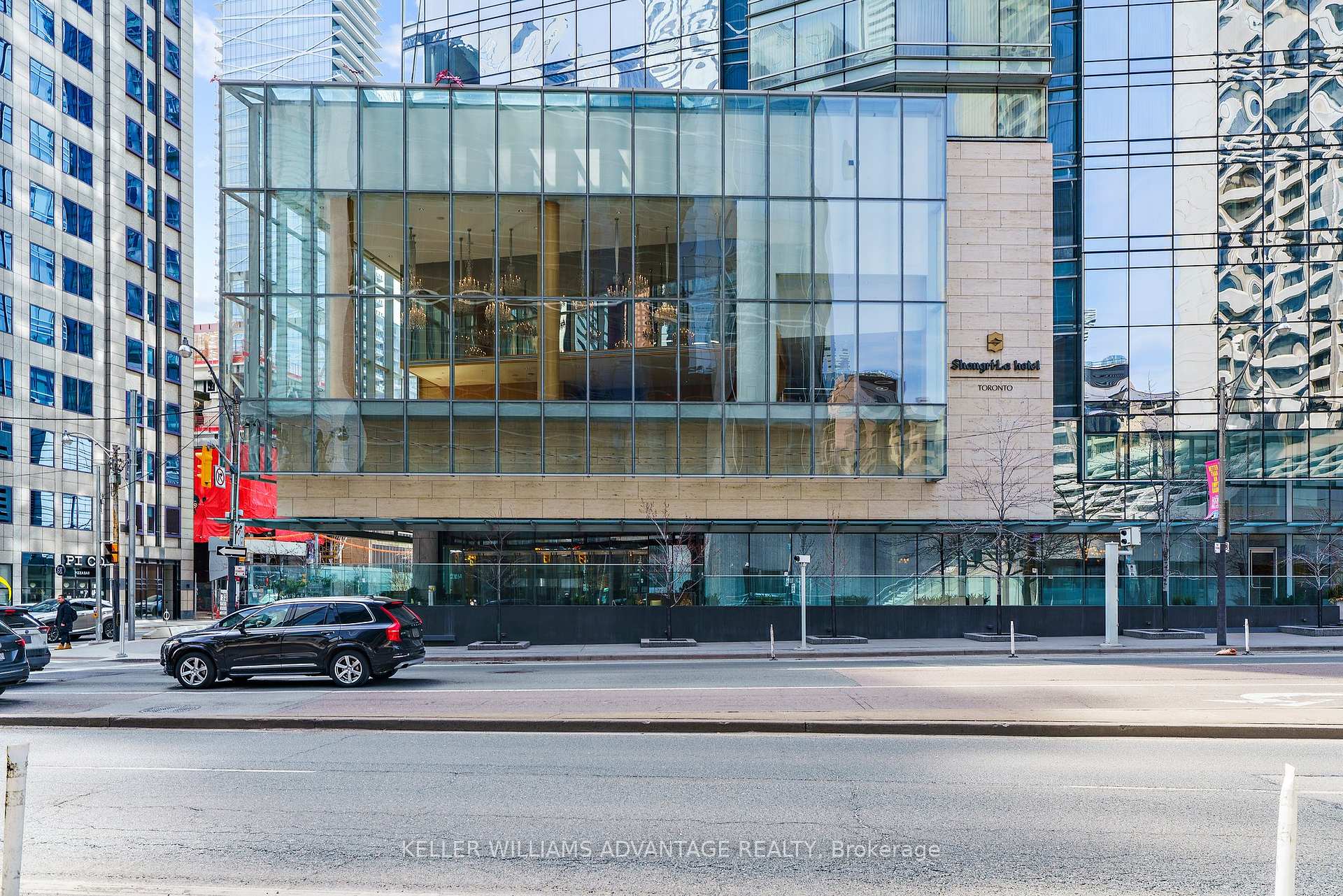 2 Bedrooms Condo at 180 University, Toronto For sale