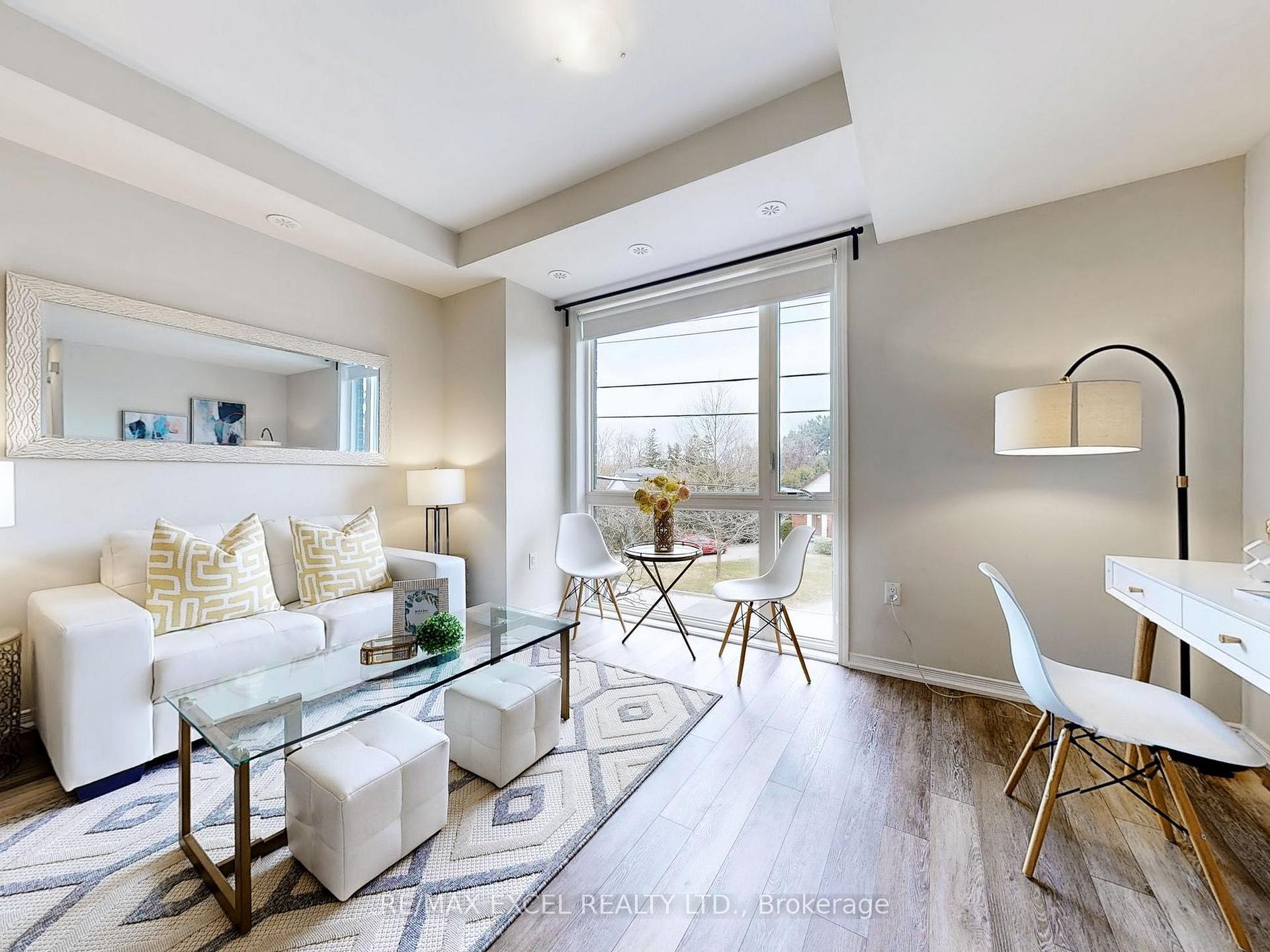 2 Bedrooms Condo at 24 Fieldway,  Toronto For sale