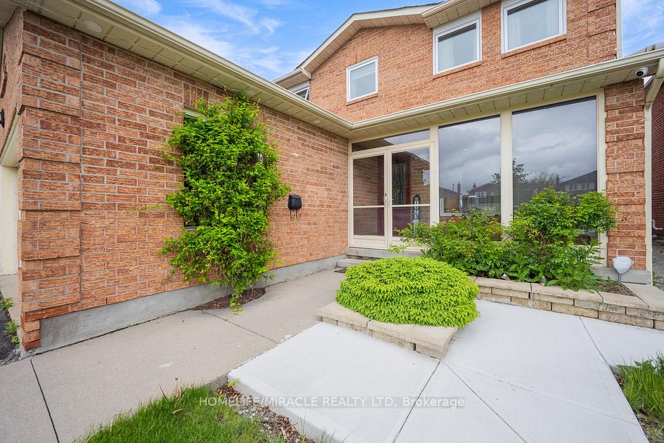 309 Conestoga Drive, Brampton, ON L6Z 2T4
