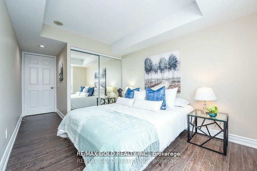 2 Bedrooms Condo at 30 Harrison Garden, Toronto For sale