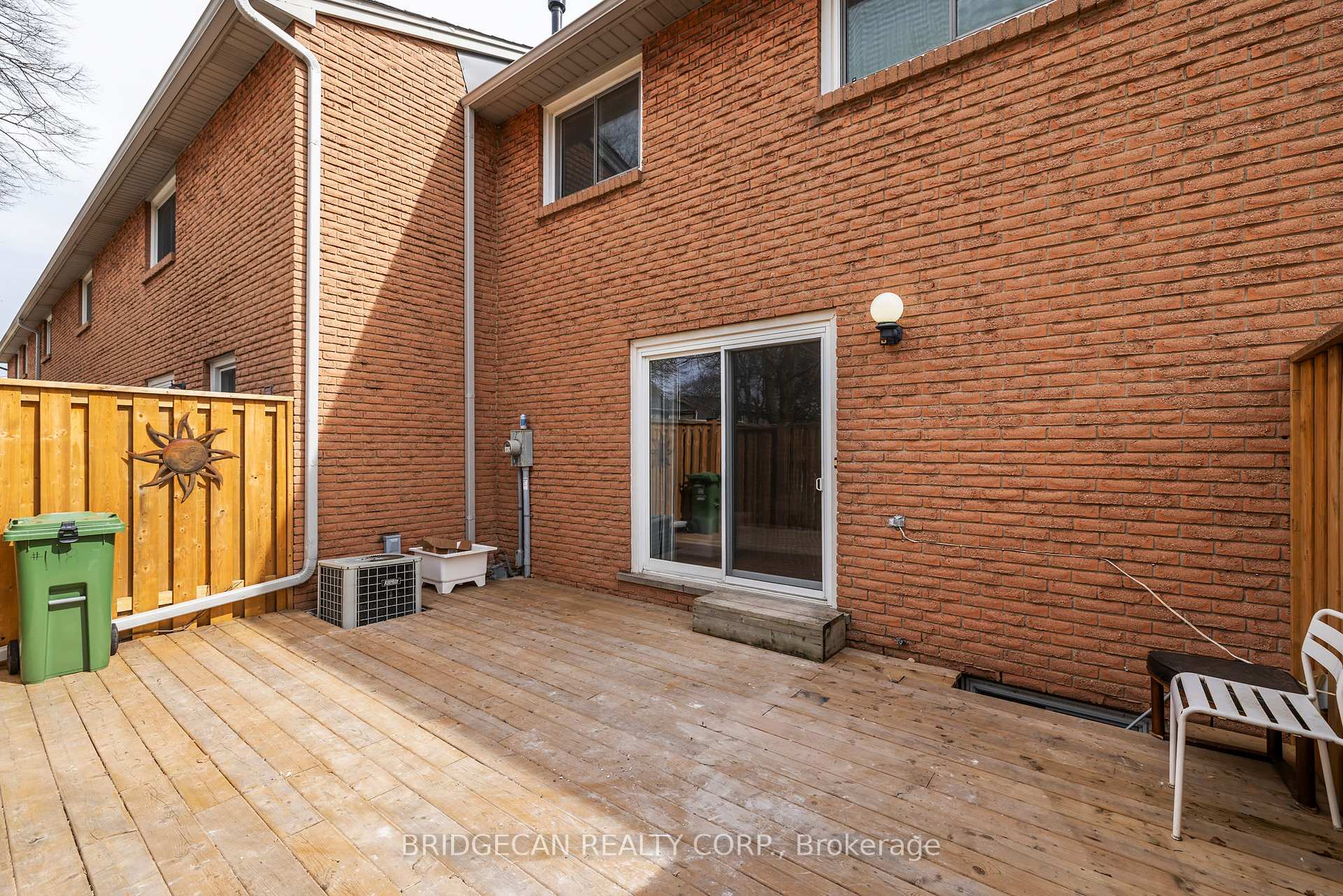 3 Bedrooms Condo at 151 Gateshead,  Hamilton For sale