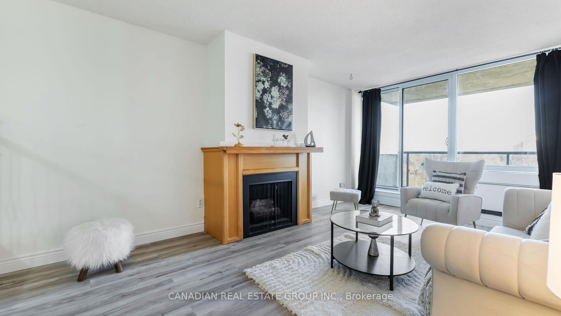 3 Bedrooms Condo at 20 Speers, Oakville For sale