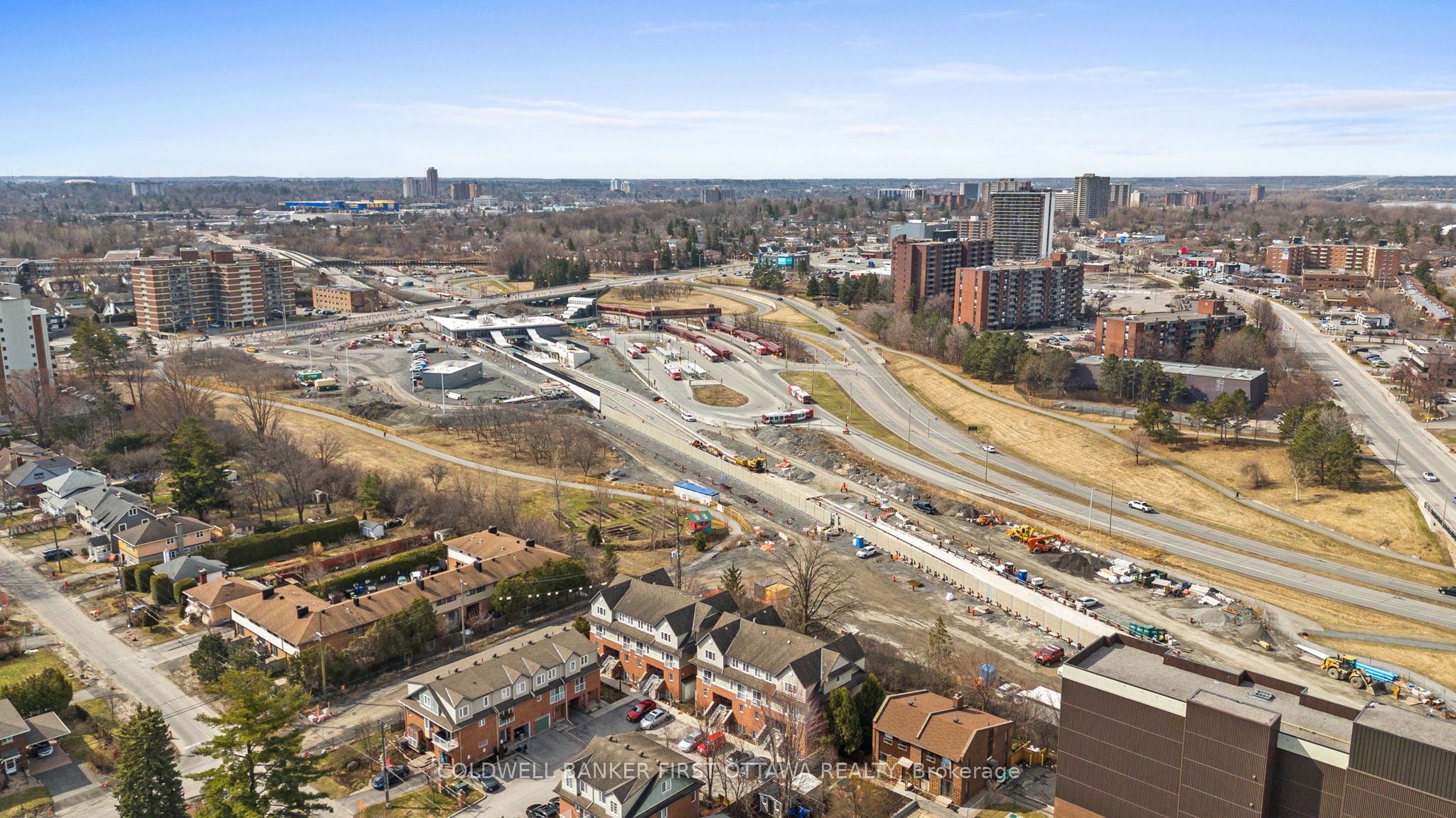 80 Mayflower Private, Woodroffe, ON K2B 0A2