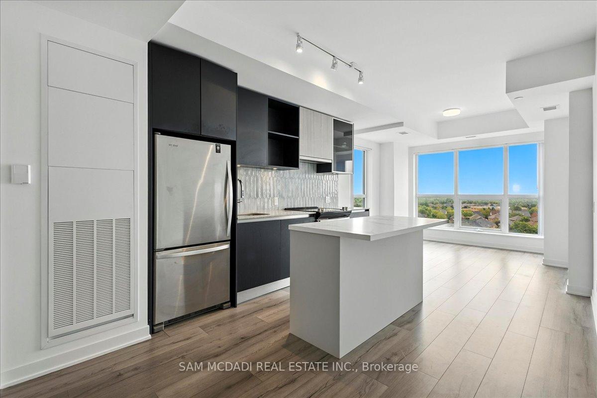 2 Bedrooms Condo at 405 Dundas, Oakville For sale