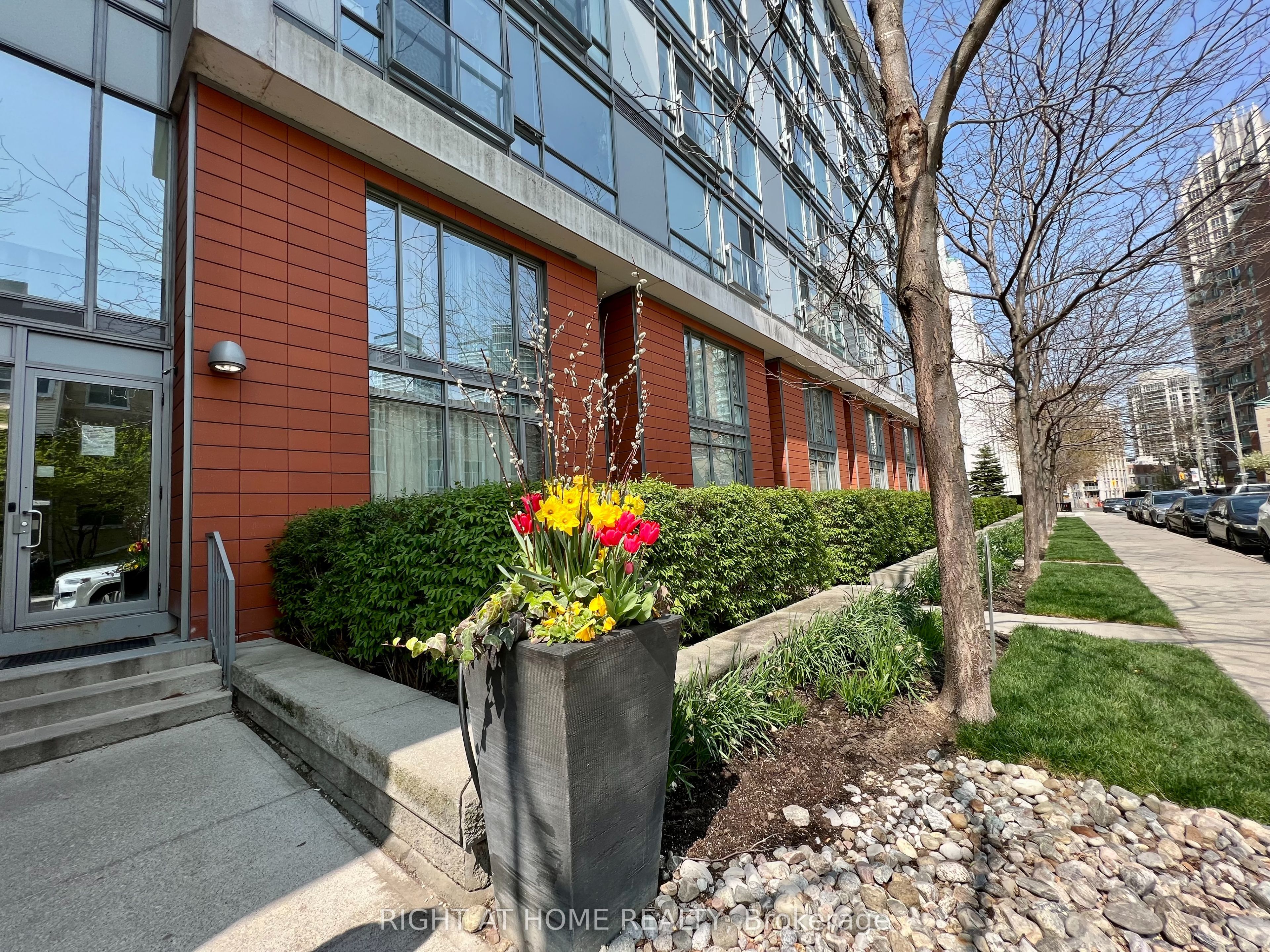 90 Stadium Road, #606