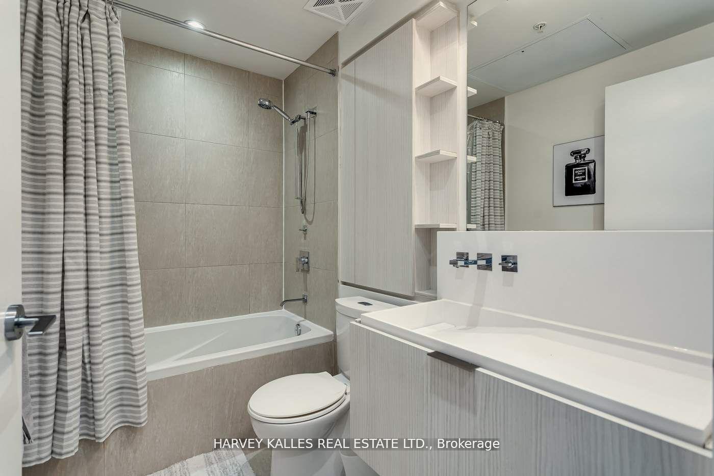 4 Bedrooms Condo at 101 Charles, Toronto For sale