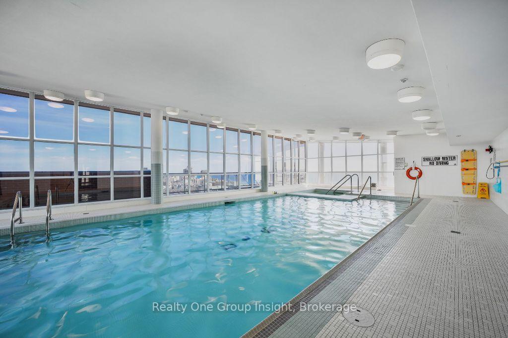 1 Bedroom Condo at 551 Maple,  Burlington For sale