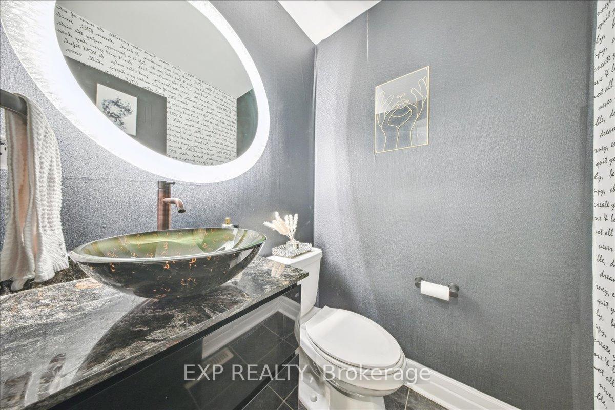 3 Bedrooms Condo at 2920 Headon Forest, Burlington For sale