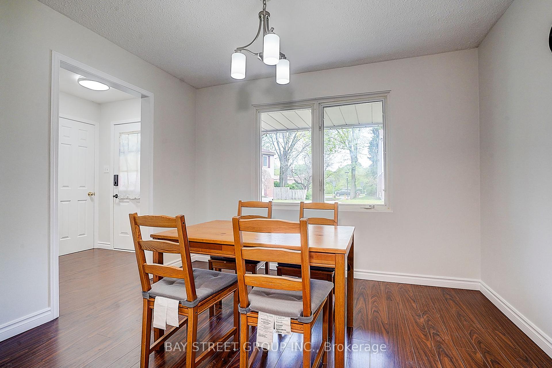 4 Bedrooms Condo at 270 Timberbank, Toronto For sale