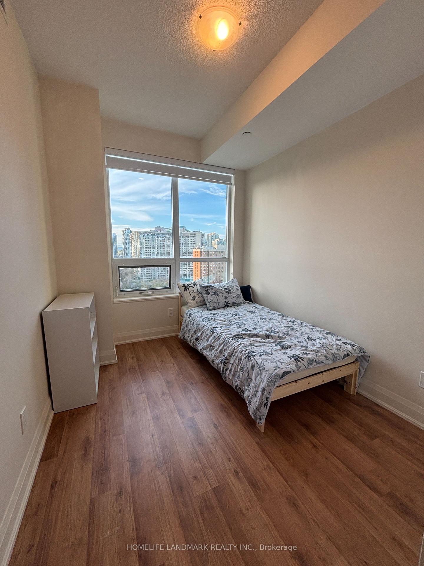 2 Bedrooms Condo at 68 Canterbury,  Toronto For sale