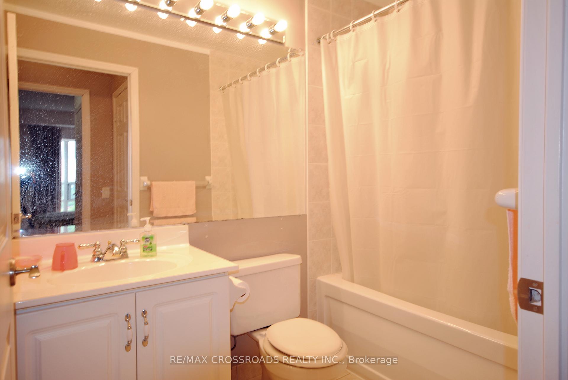 1 Bedroom Condo at 8 Mondeo, Toronto For sale