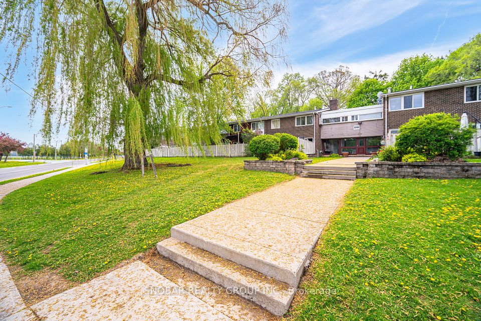 3360 The Credit Woodlands