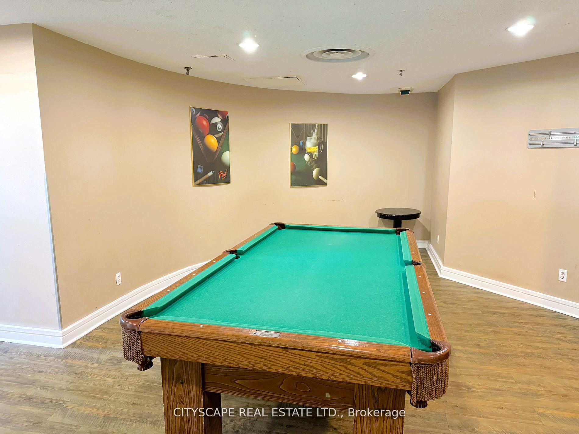 2 Bedrooms Condo at 25 Trailwood, Mississauga For sale