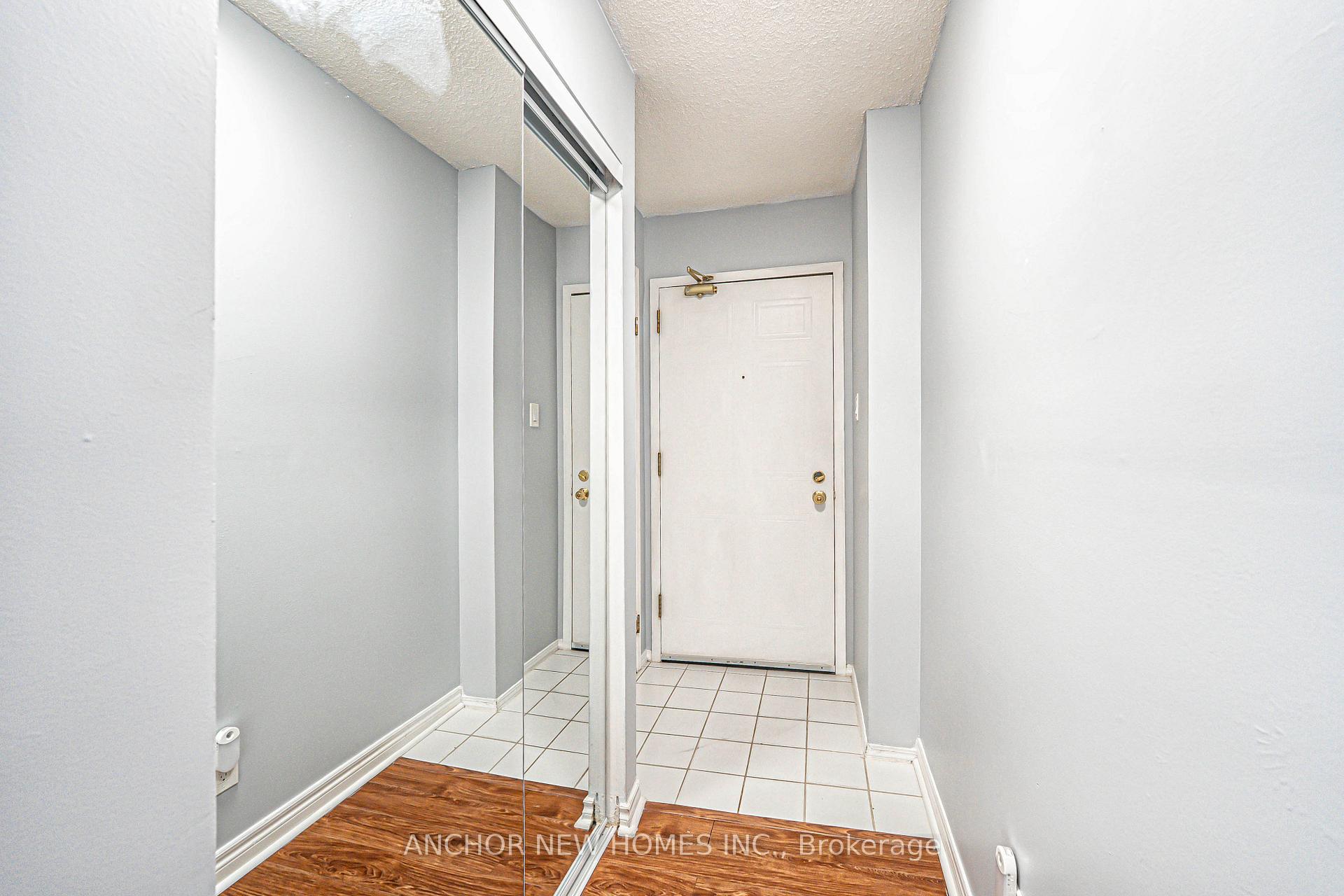2 Bedrooms Condo at 65 Trailwood,  Mississauga For sale