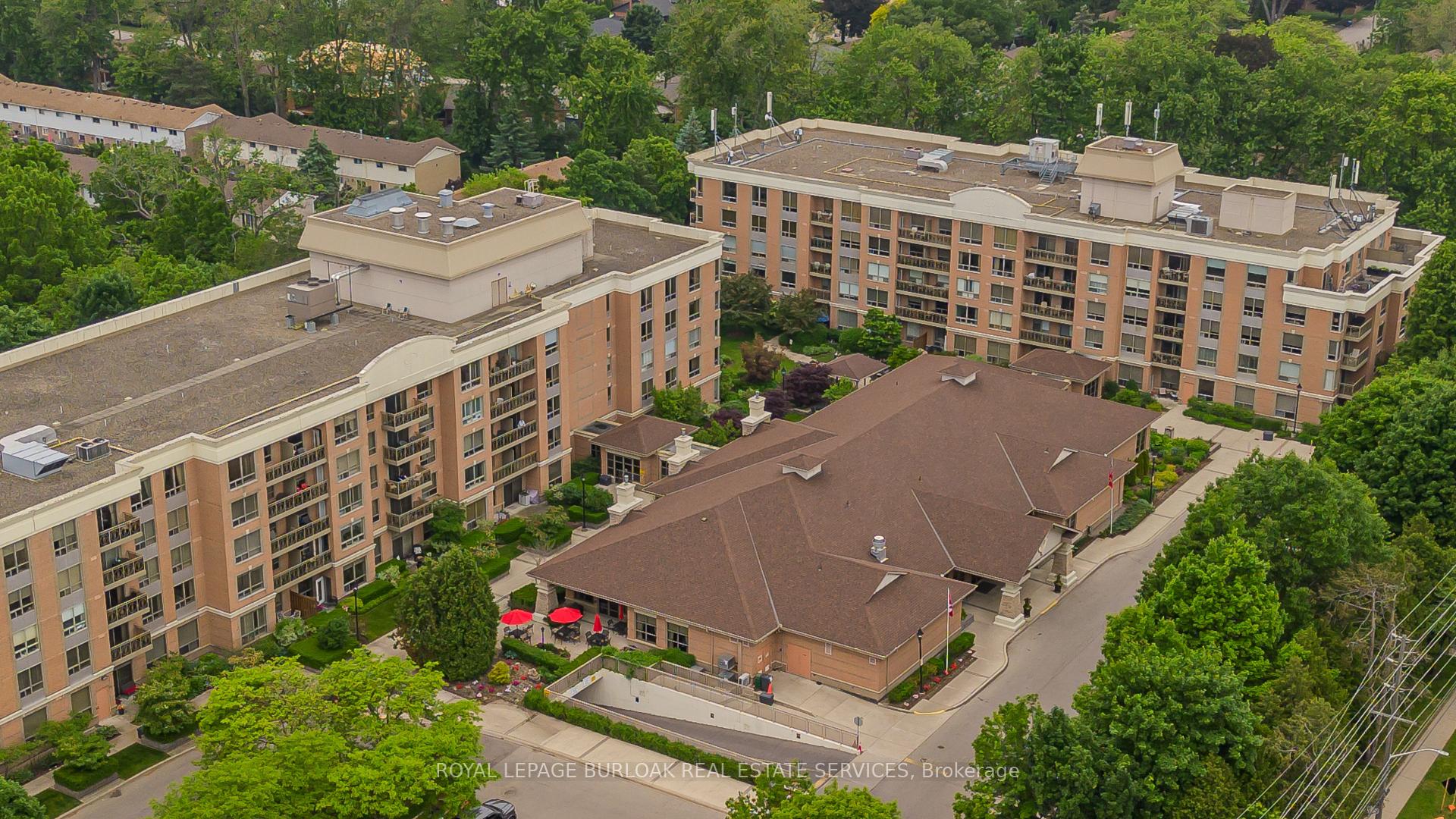 2 Bedrooms Condo at 100 Burloak, Burlington For sale